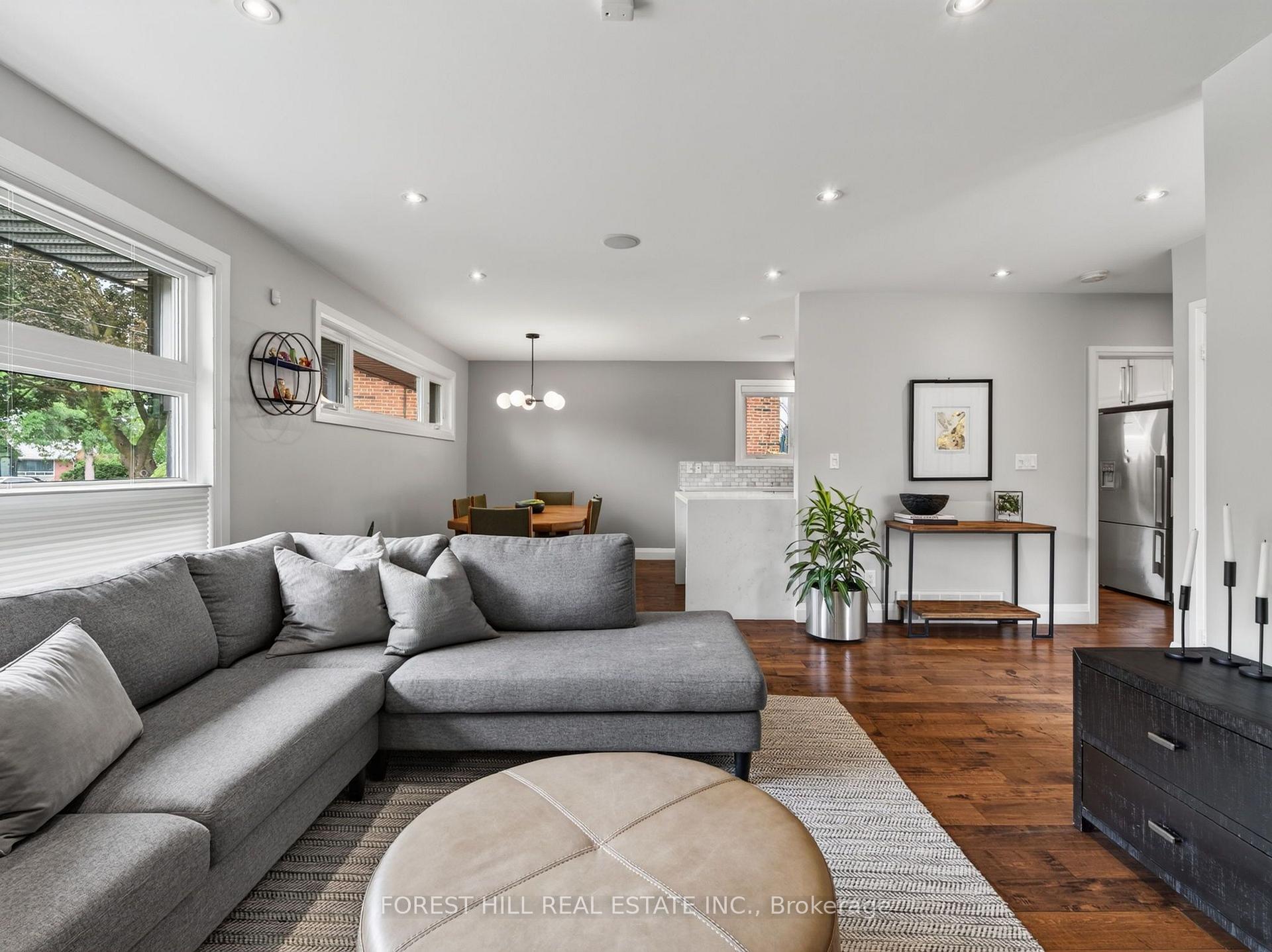 Photo 6 of 34 Mitre Place, Etobicoke, Kingsview Village-The Westway — HOMEH