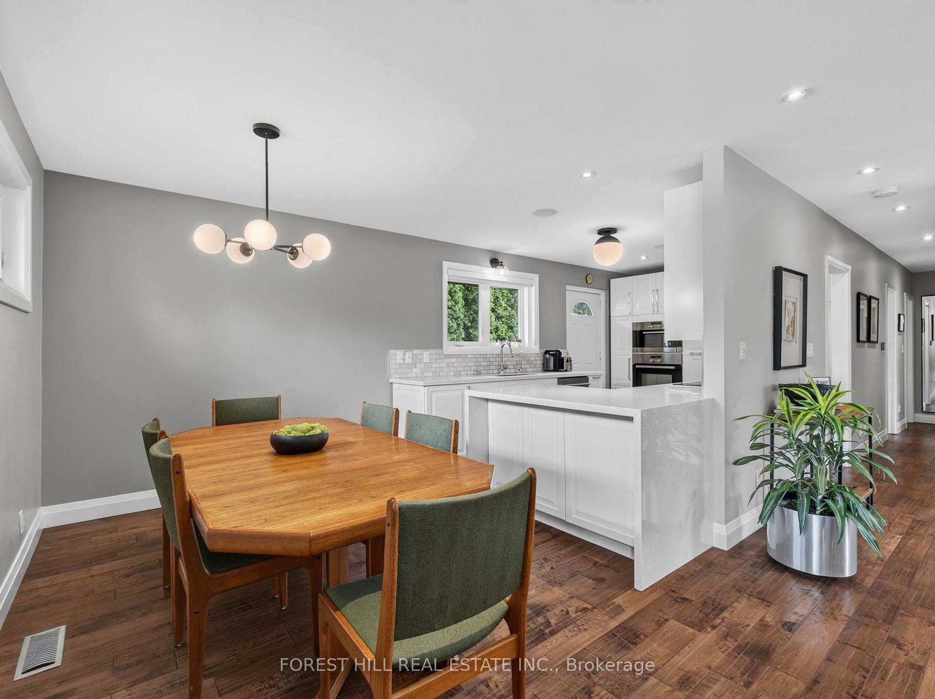 Photo 7 of 34 Mitre Place, Etobicoke, Kingsview Village-The Westway — HOMEH