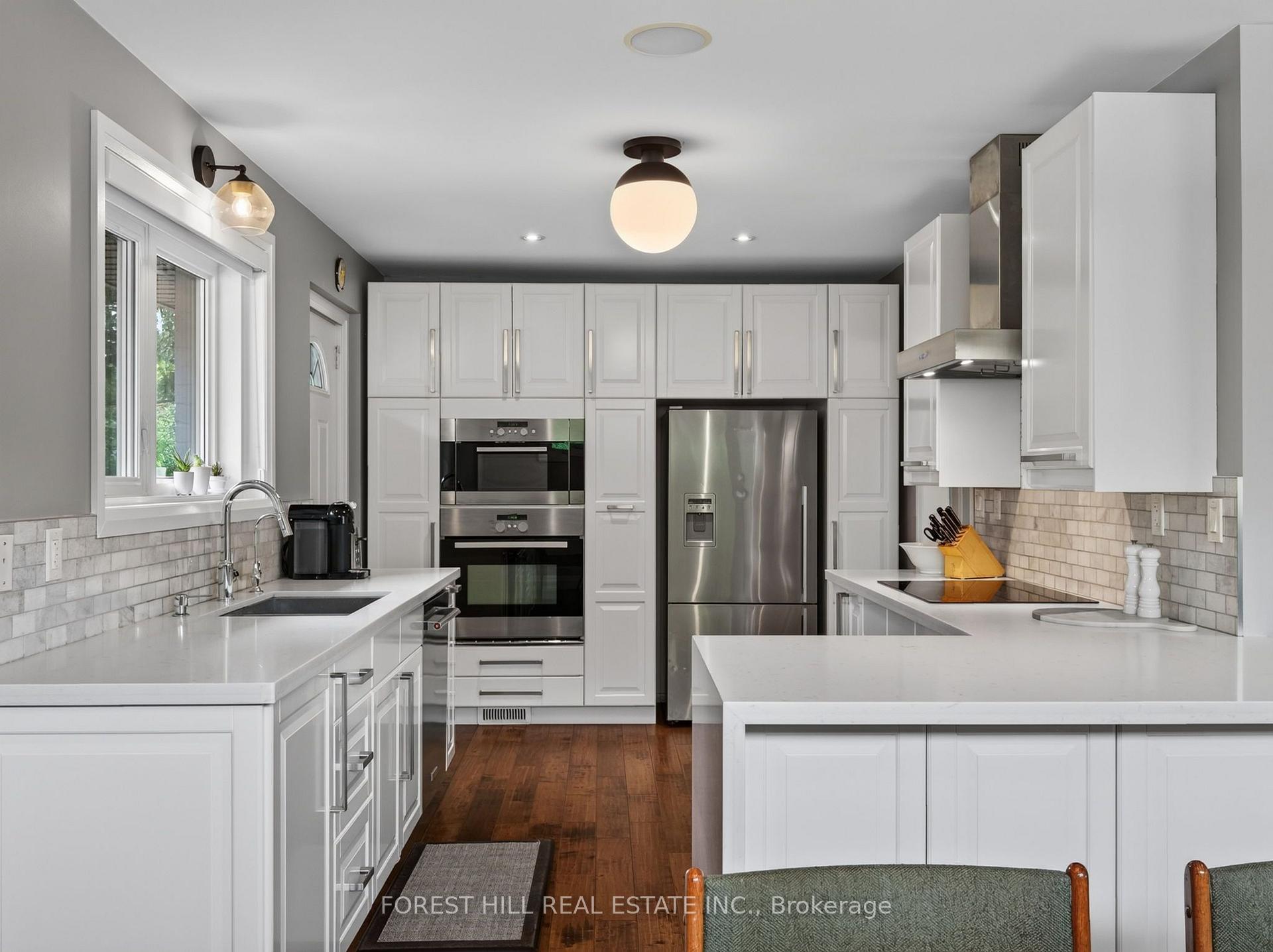 Photo 9 of 34 Mitre Place, Etobicoke, Kingsview Village-The Westway — HOMEH