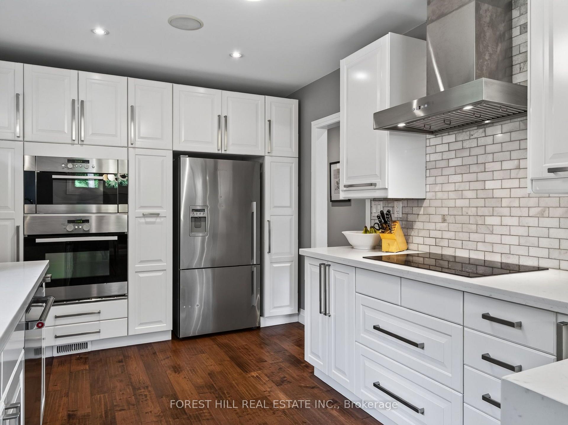 Photo 10 of 34 Mitre Place, Etobicoke, Kingsview Village-The Westway — HOMEH