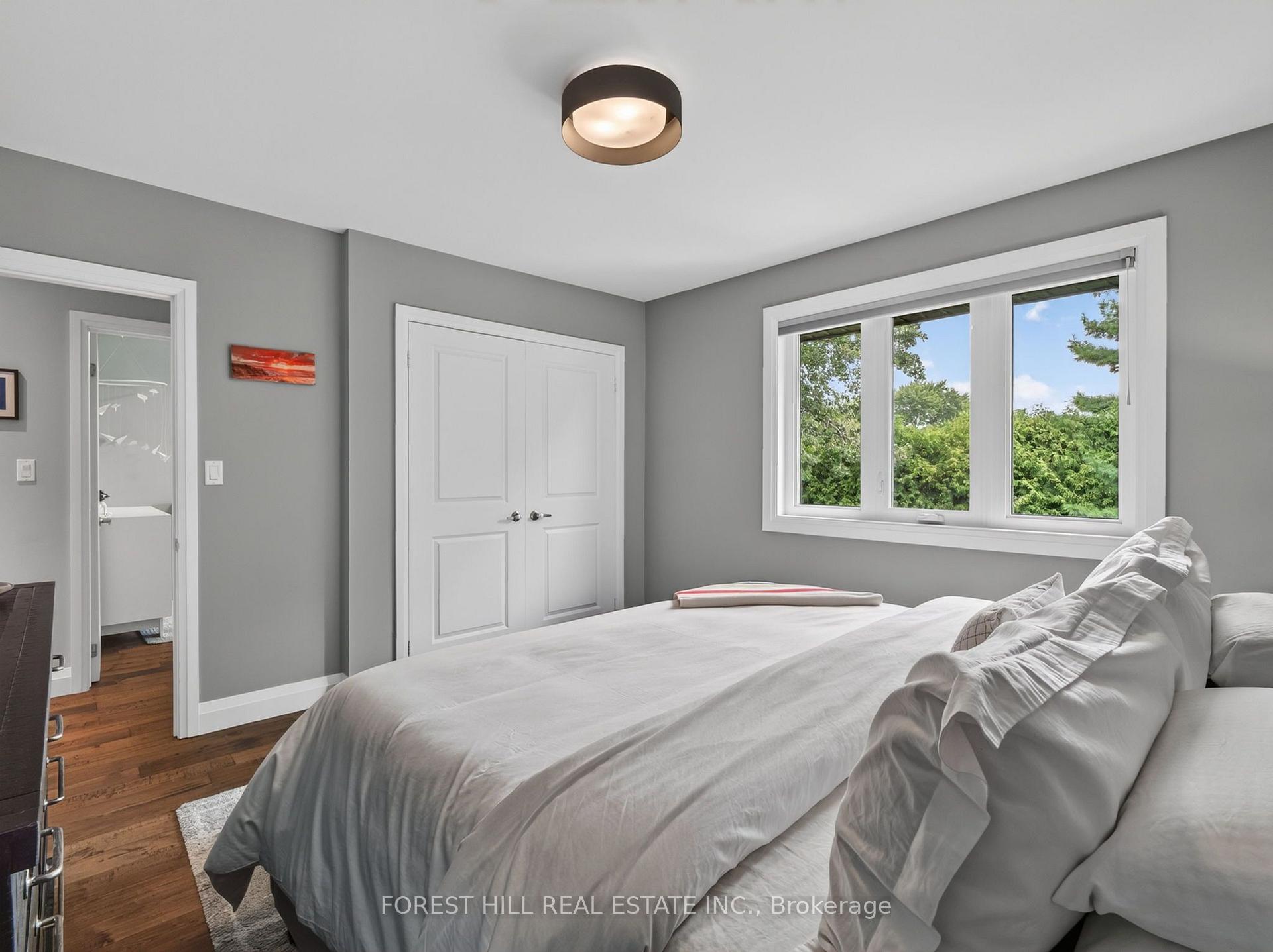 Photo 14 of 34 Mitre Place, Etobicoke, Kingsview Village-The Westway — HOMEH