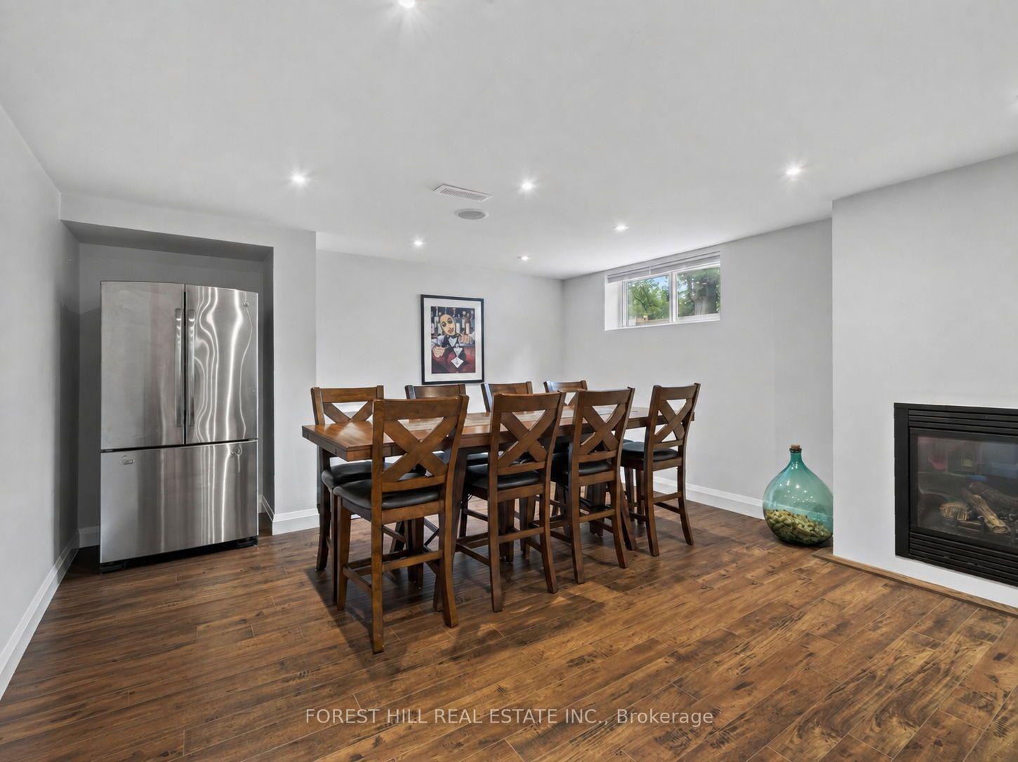 Photo 25 of 34 Mitre Place, Etobicoke, Kingsview Village-The Westway — HOMEH