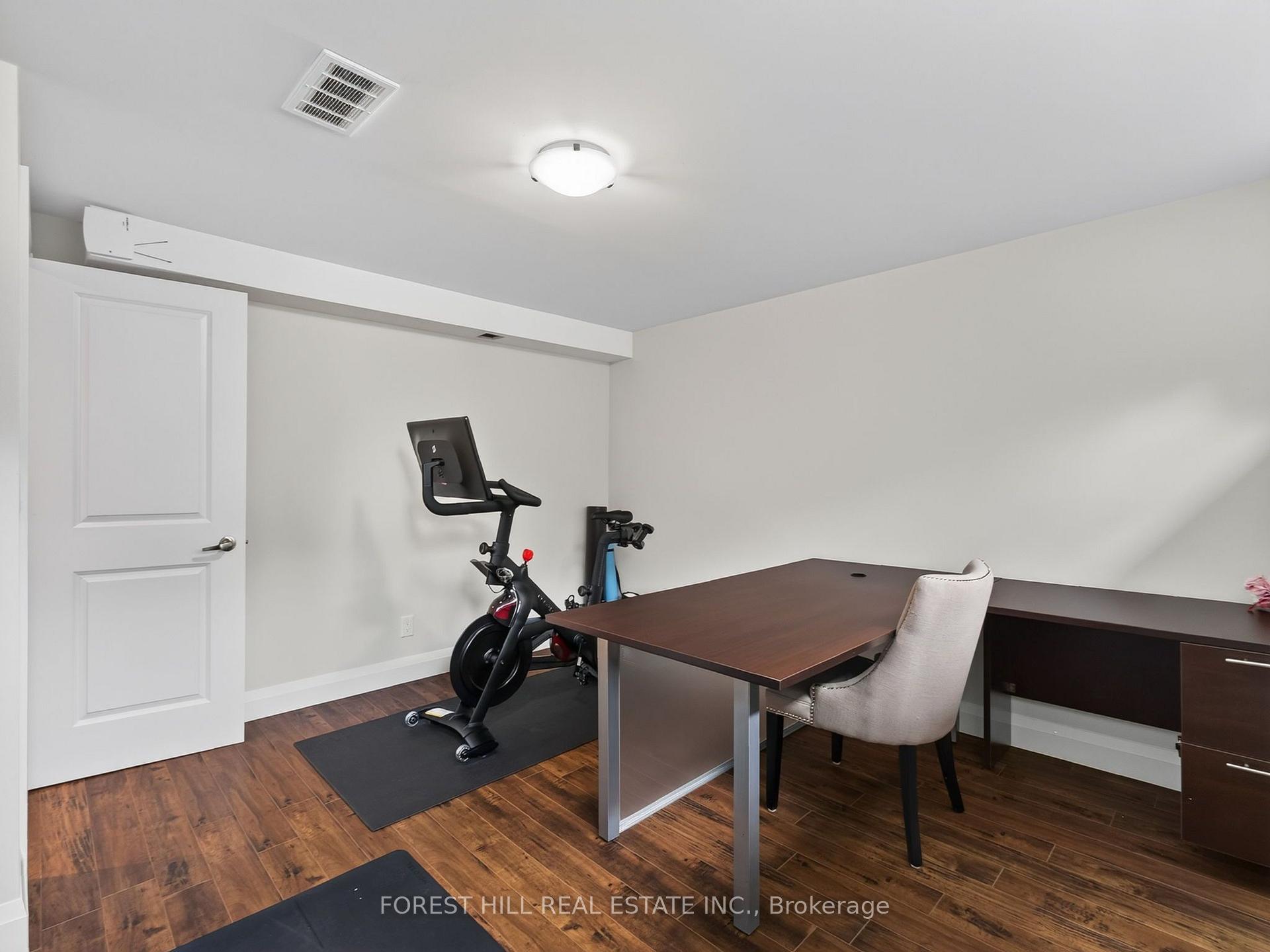 Photo 27 of 34 Mitre Place, Etobicoke, Kingsview Village-The Westway — HOMEH