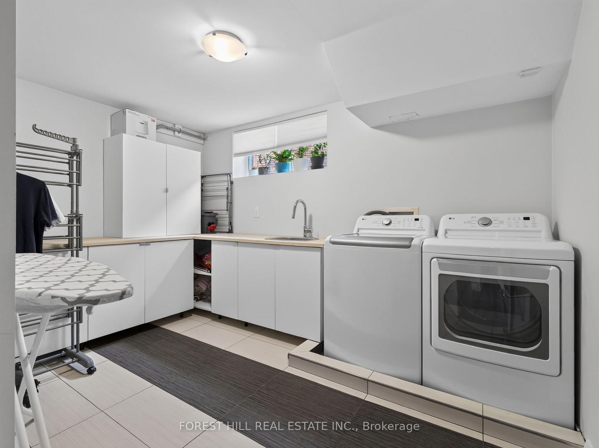 Photo 29 of 34 Mitre Place, Etobicoke, Kingsview Village-The Westway — HOMEH