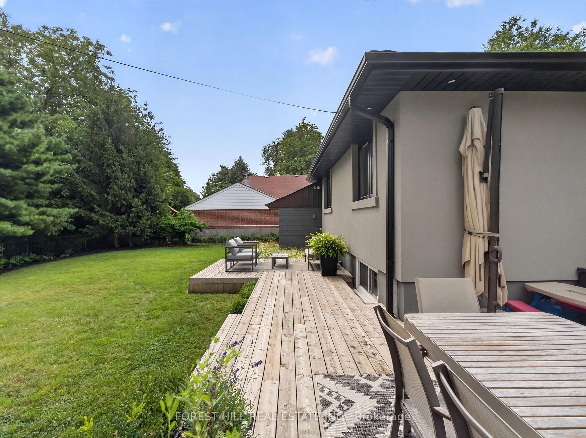 Photo 31 of 34 Mitre Place, Etobicoke, Kingsview Village-The Westway — HOMEH