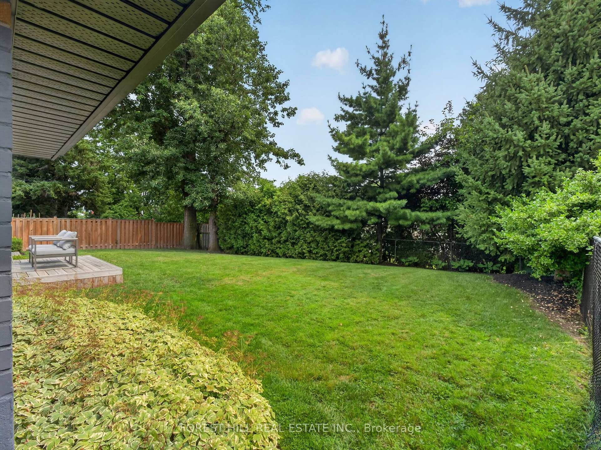 Photo 33 of 34 Mitre Place, Etobicoke, Kingsview Village-The Westway — HOMEH
