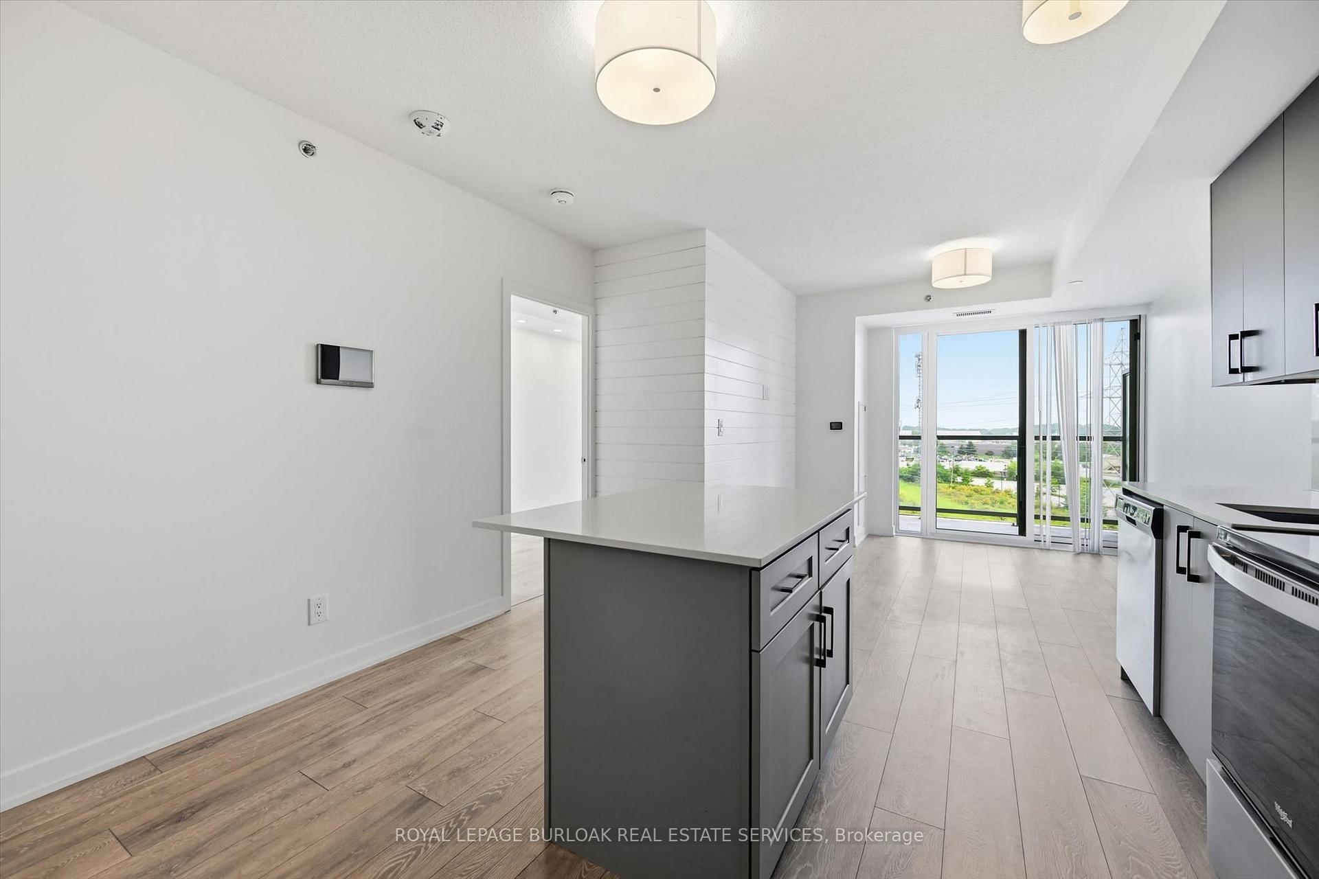 Photo 6 of Unit B810, 3200 Dakota Common, Burlington, Alton — HOMEH
