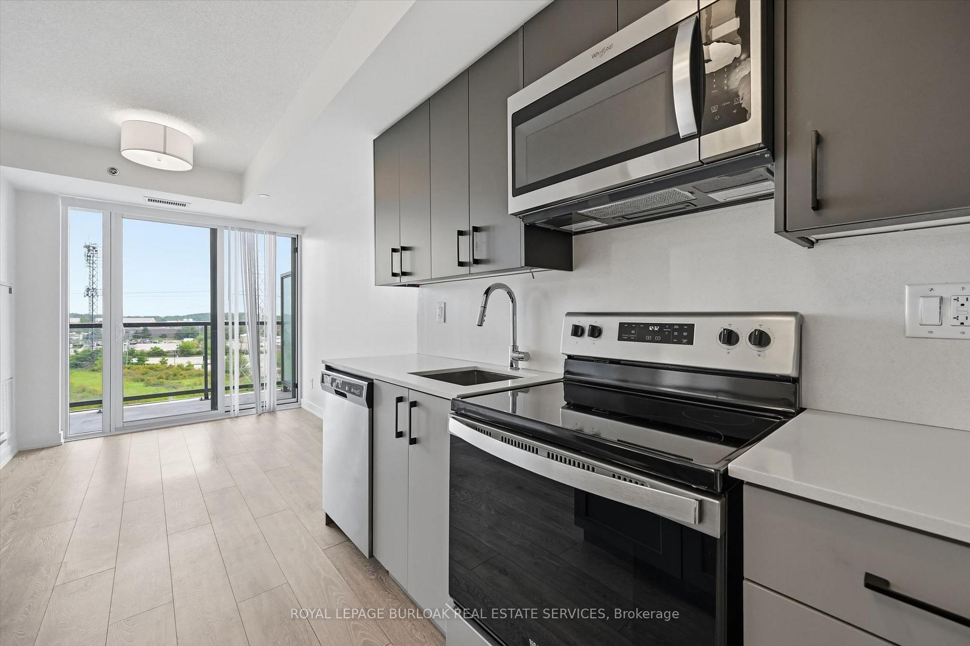 Photo 7 of Unit B810, 3200 Dakota Common, Burlington, Alton — HOMEH