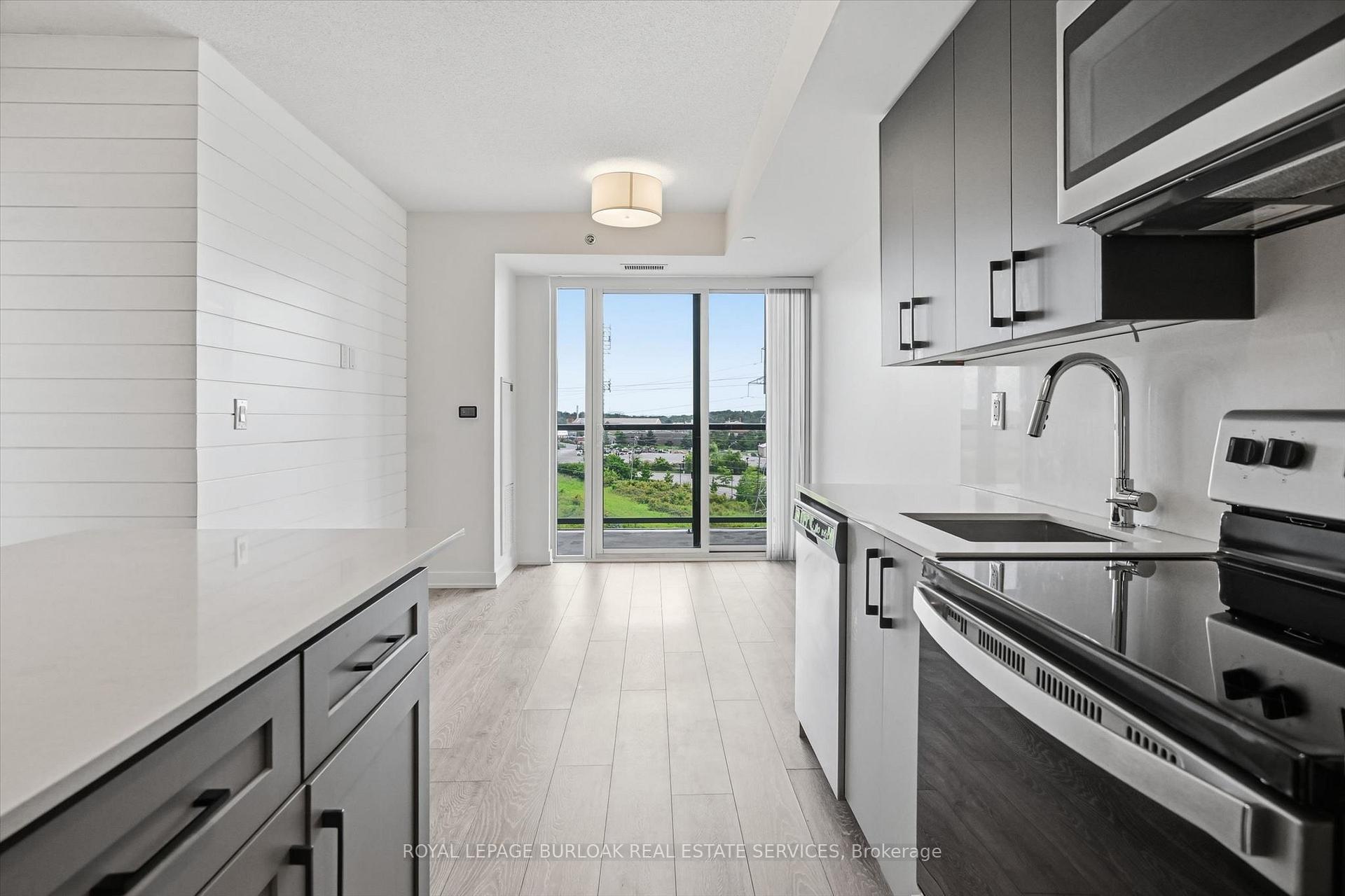 Photo 10 of Unit B810, 3200 Dakota Common, Burlington, Alton — HOMEH