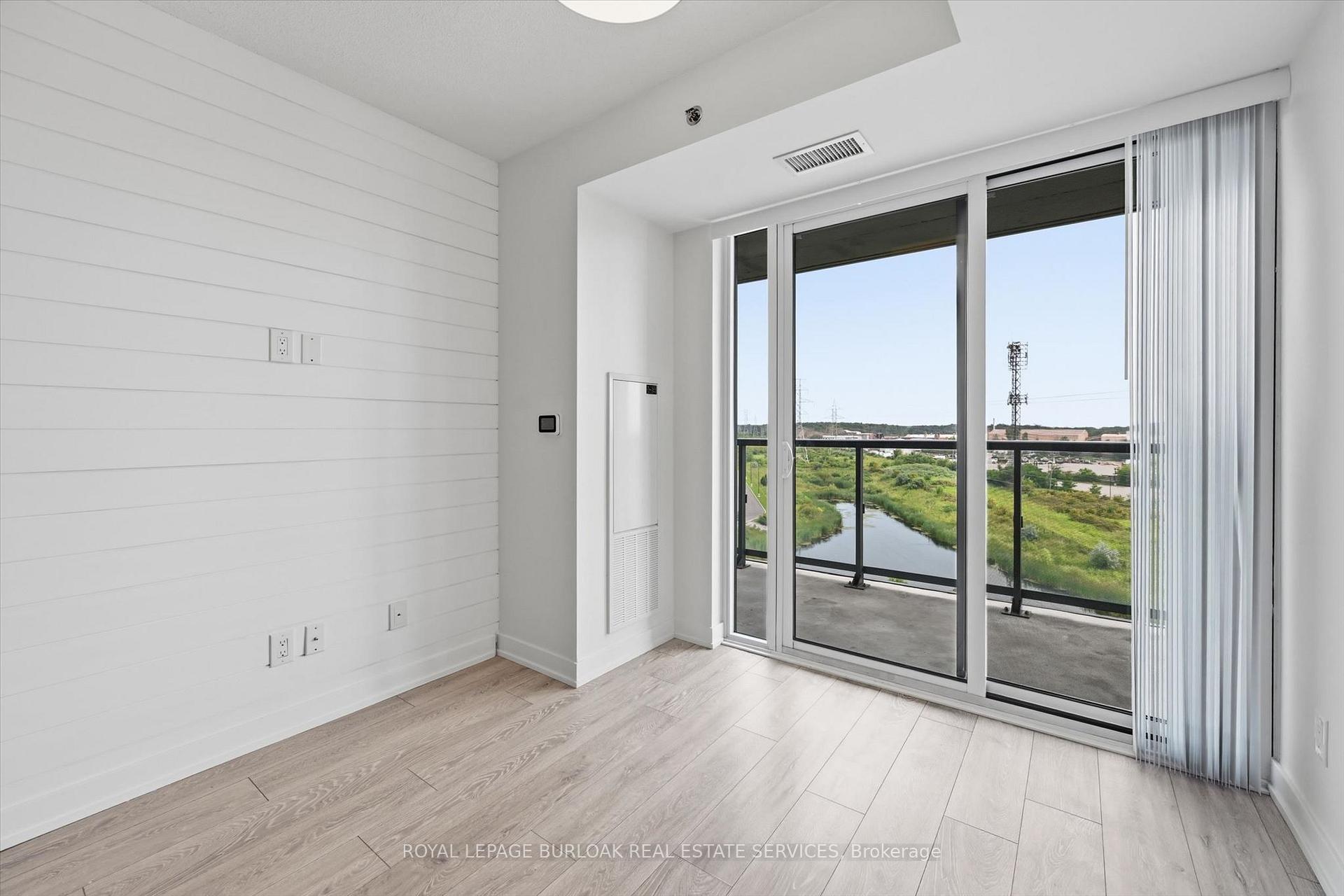 Photo 12 of Unit B810, 3200 Dakota Common, Burlington, Alton — HOMEH