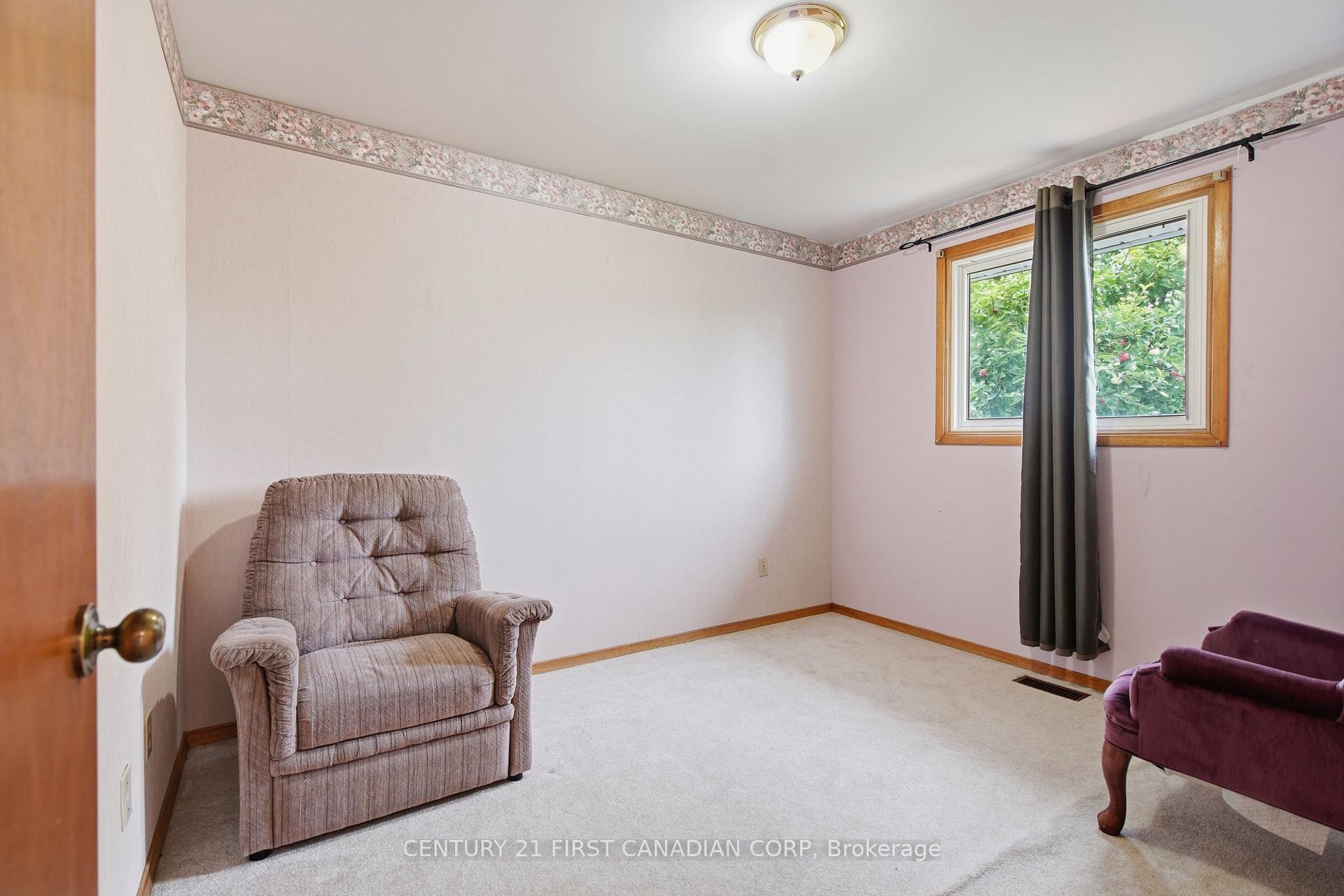 Photo 19 of 99 Muriel Crescent, London, South X — HOMEH