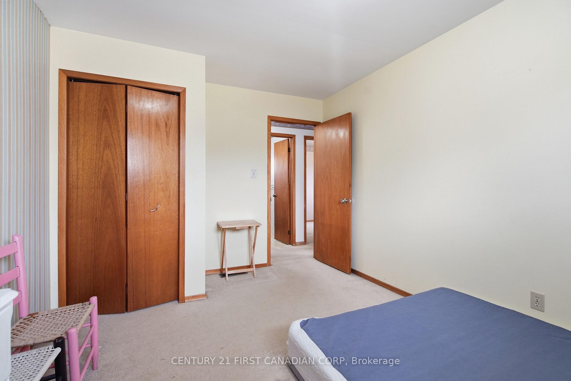 Photo 23 of 99 Muriel Crescent, London, South X — HOMEH
