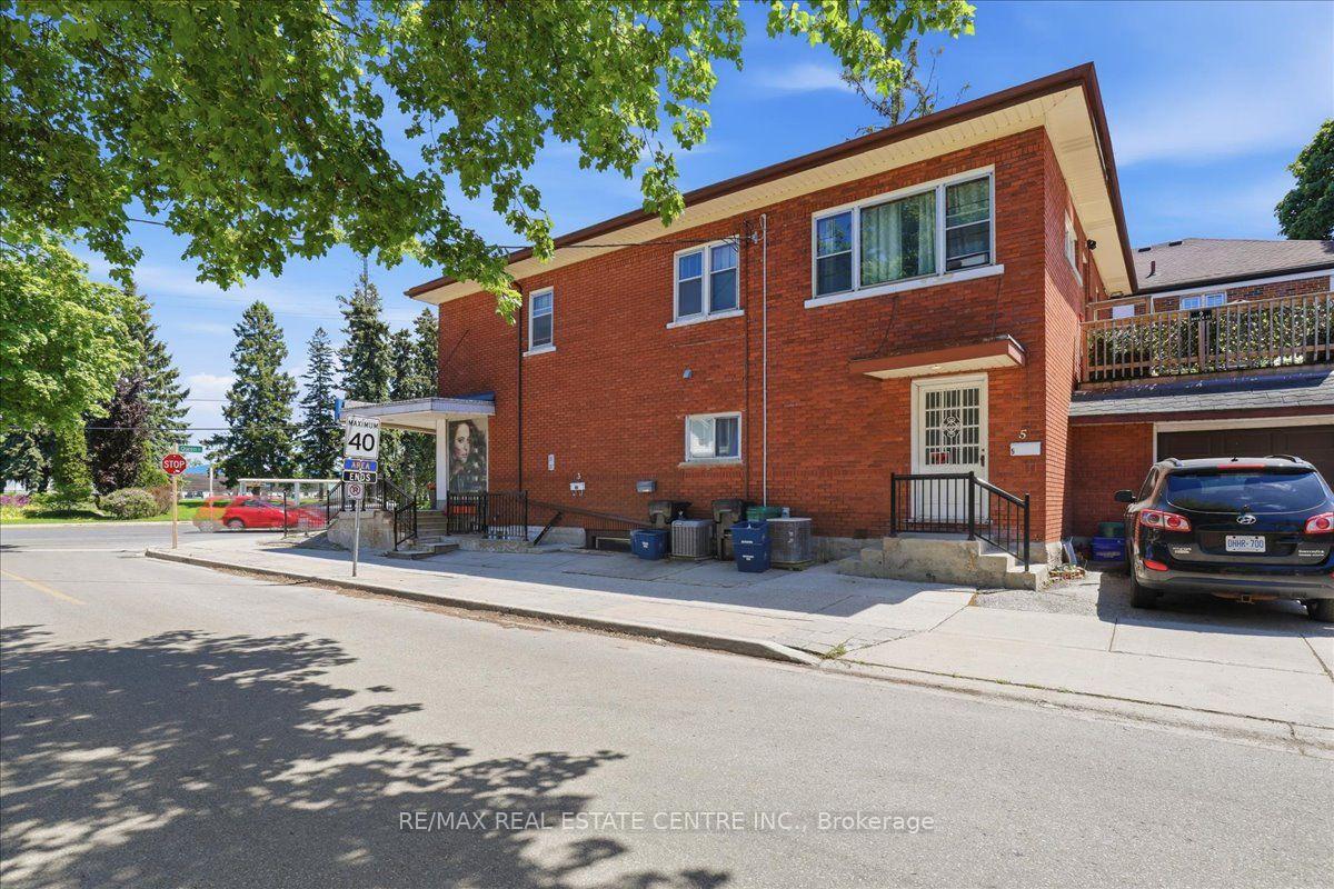Photo 4 of 744 Queen Street S, Kitchener, Victoria Park — HOMEH