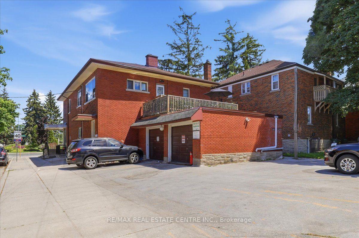 Photo 5 of 744 Queen Street S, Kitchener, Victoria Park — HOMEH