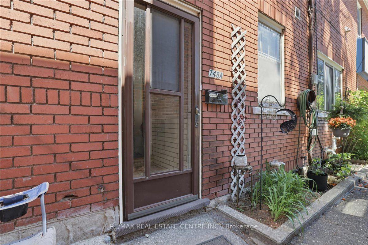 Photo 12 of 744 Queen Street S, Kitchener, Victoria Park — HOMEH