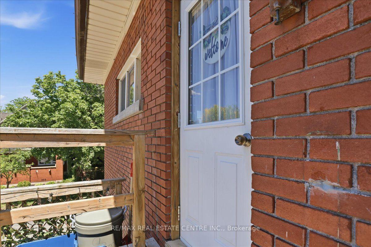 Photo 16 of 744 Queen Street S, Kitchener, Victoria Park — HOMEH