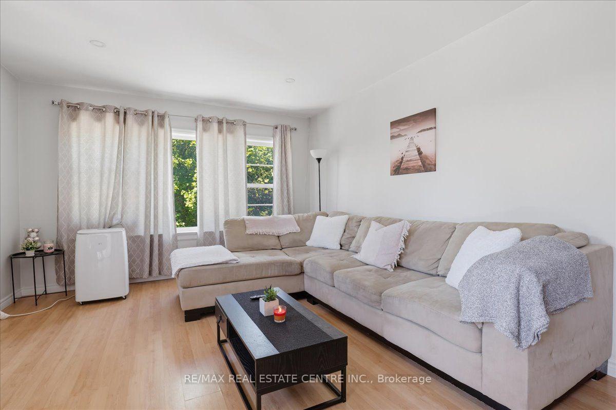 Photo 17 of 744 Queen Street S, Kitchener, Victoria Park — HOMEH