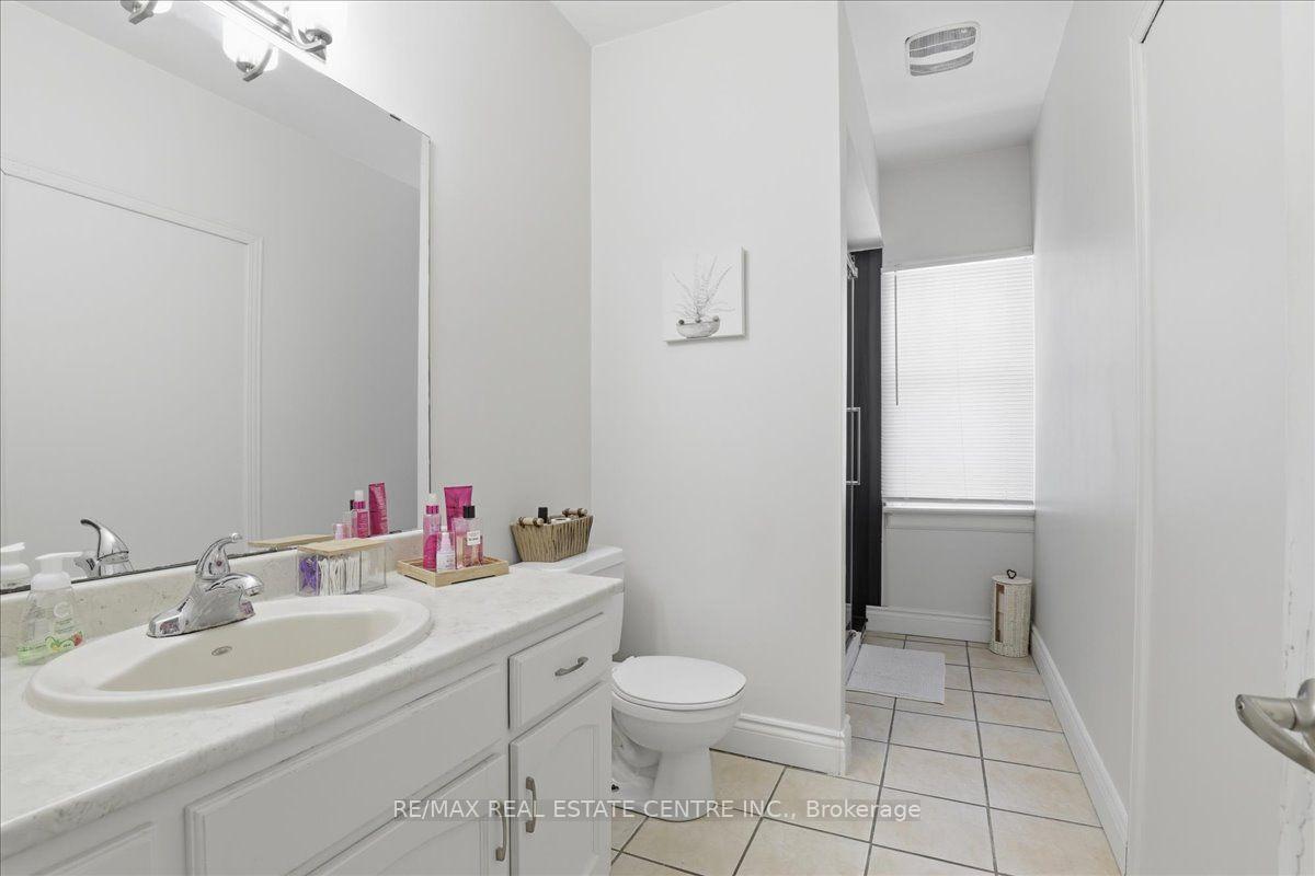 Photo 20 of 744 Queen Street S, Kitchener, Victoria Park — HOMEH