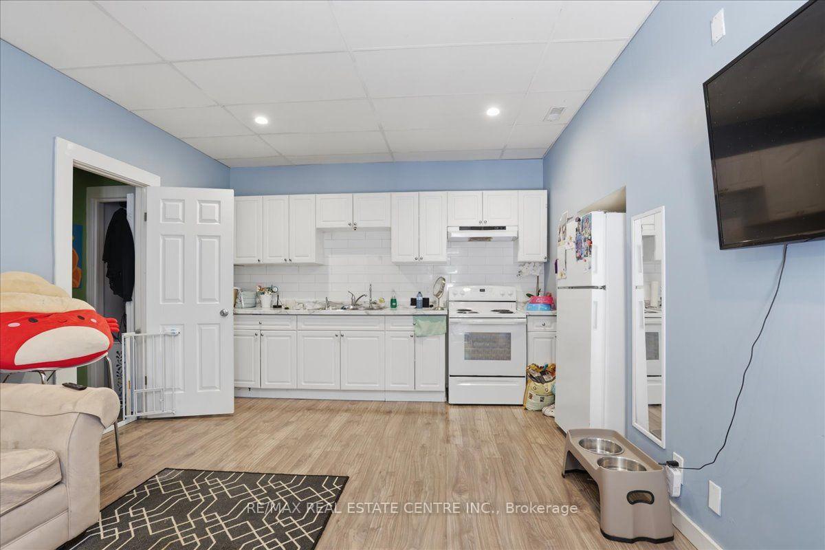 Photo 28 of 744 Queen Street S, Kitchener, Victoria Park — HOMEH
