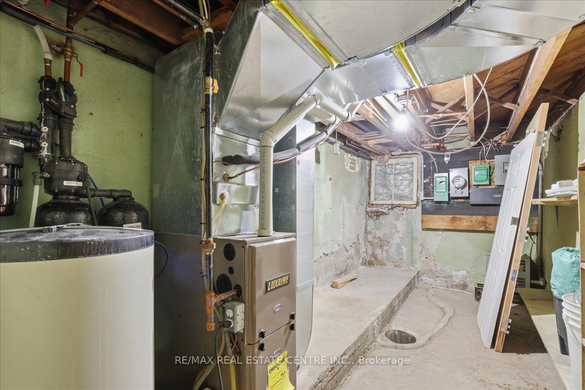 Photo 31 of 744 Queen Street S, Kitchener, Victoria Park — HOMEH