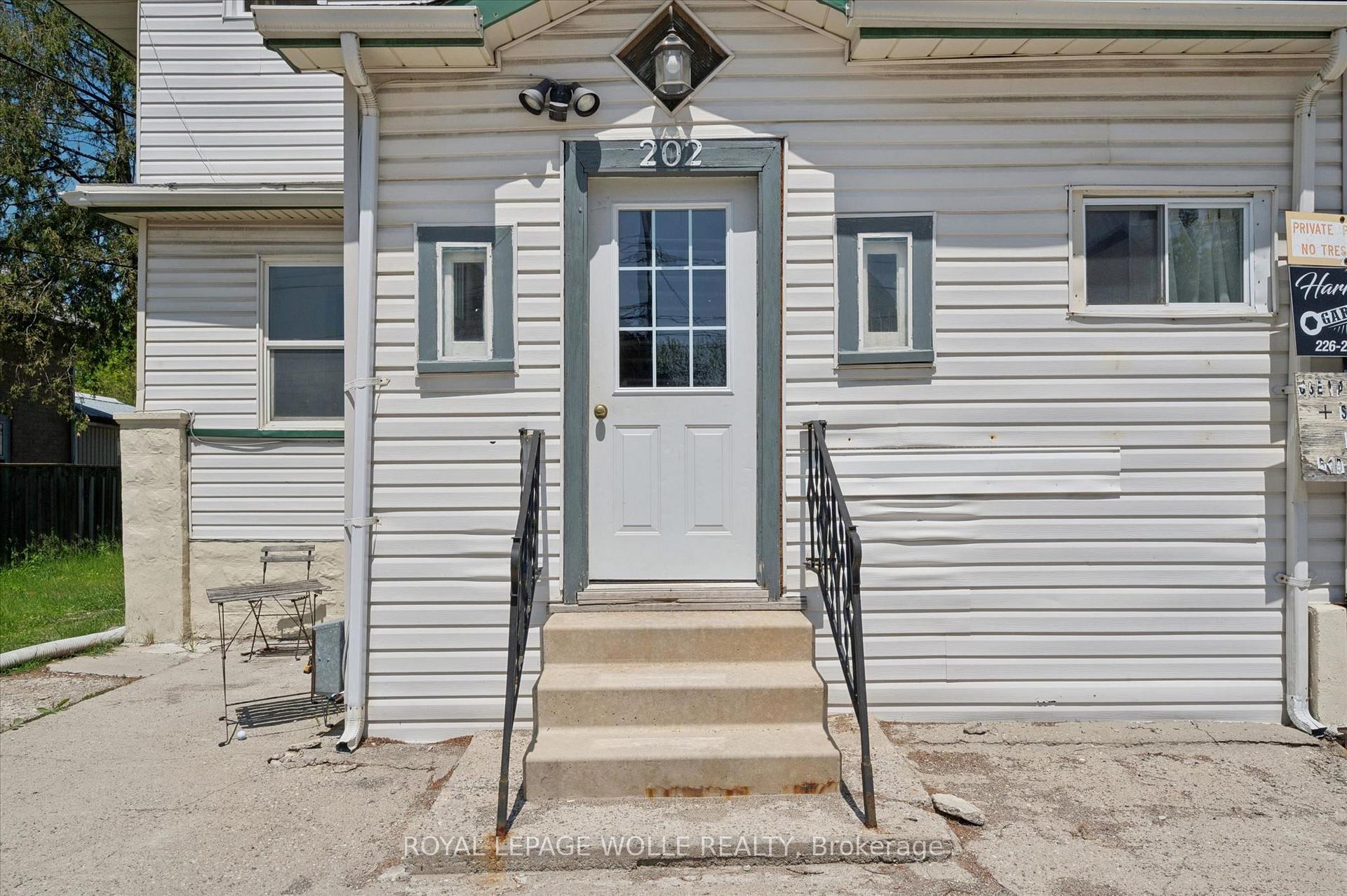 Photo 5 of 202 Breithaupt Street, Kitchener, Civic Centre — HOMEH