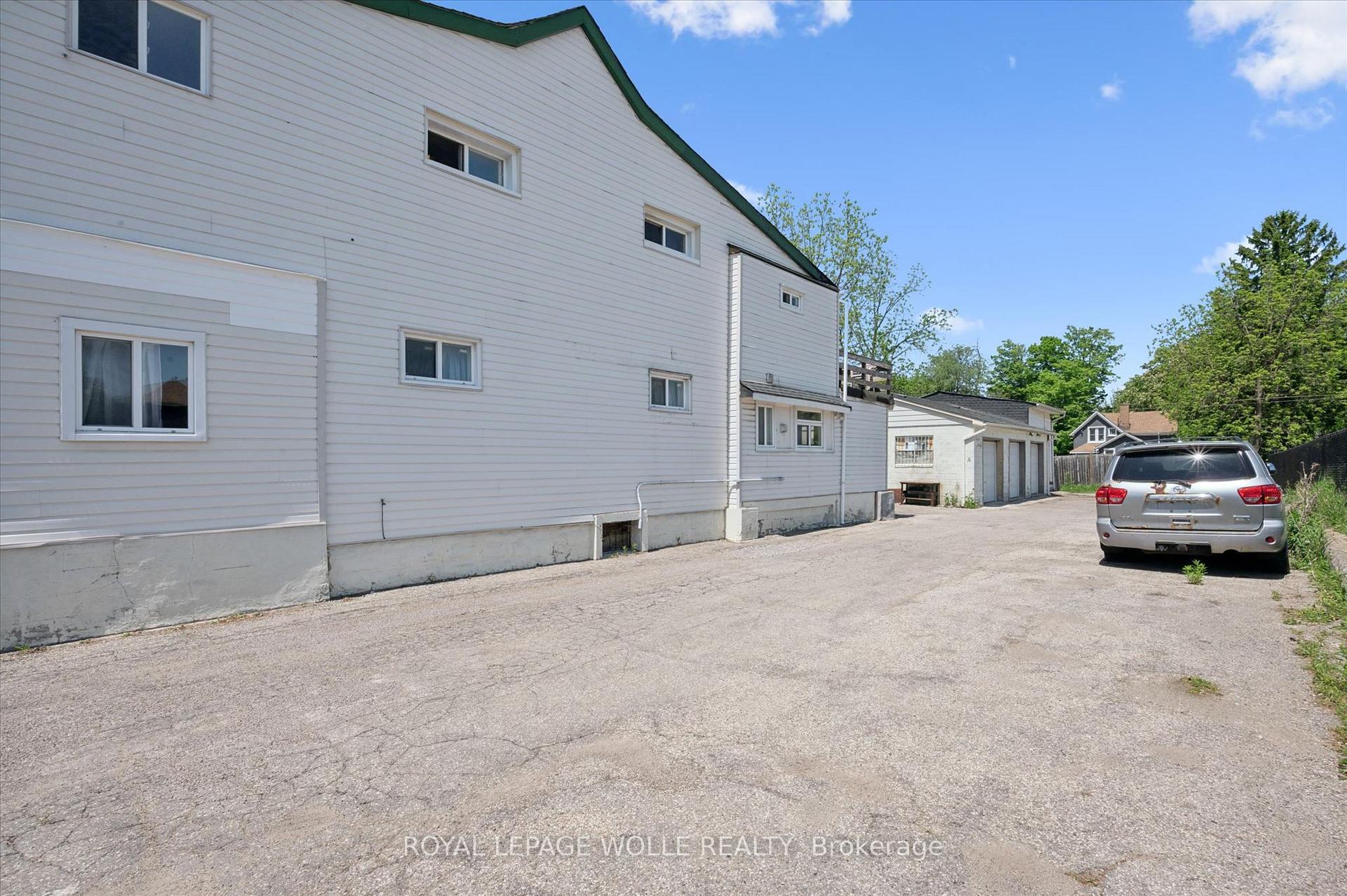 Photo 6 of 202 Breithaupt Street, Kitchener, Civic Centre — HOMEH