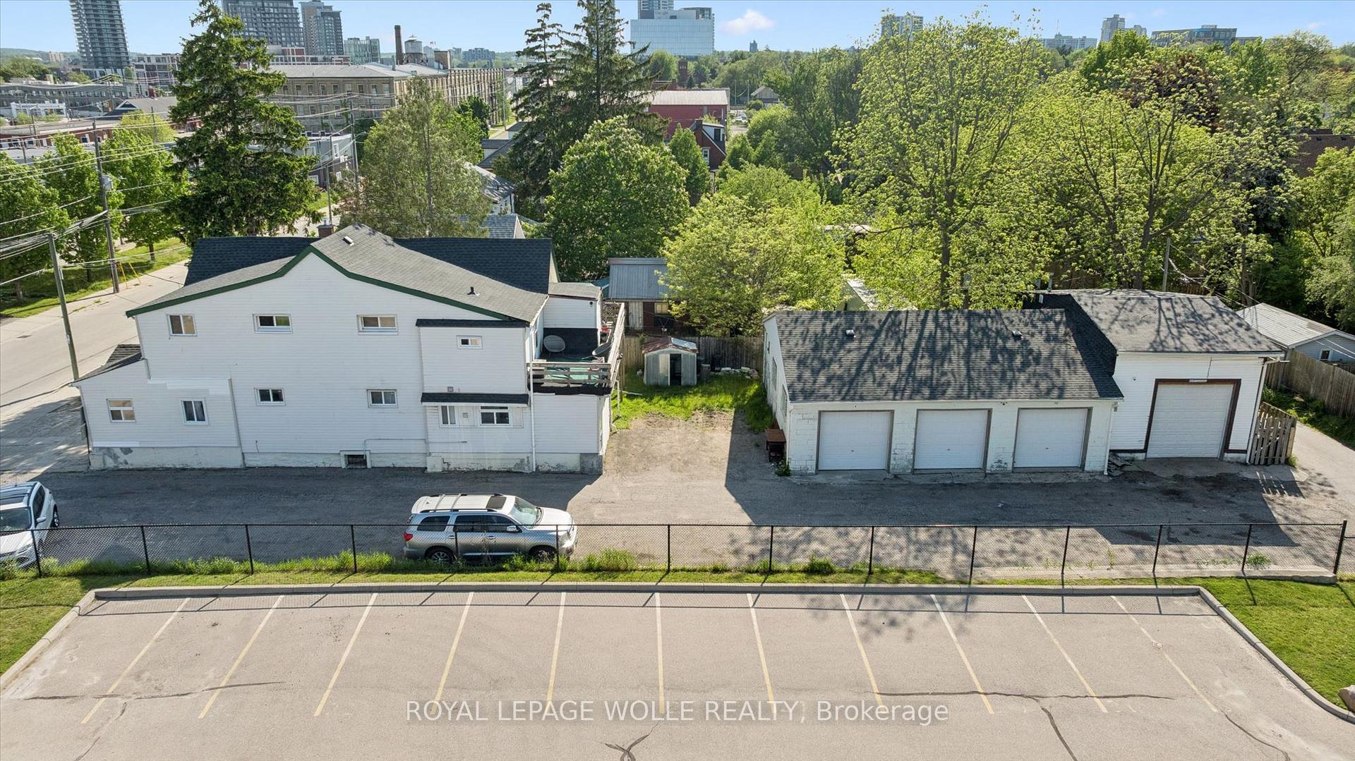 Photo 15 of 202 Breithaupt Street, Kitchener, Civic Centre — HOMEH
