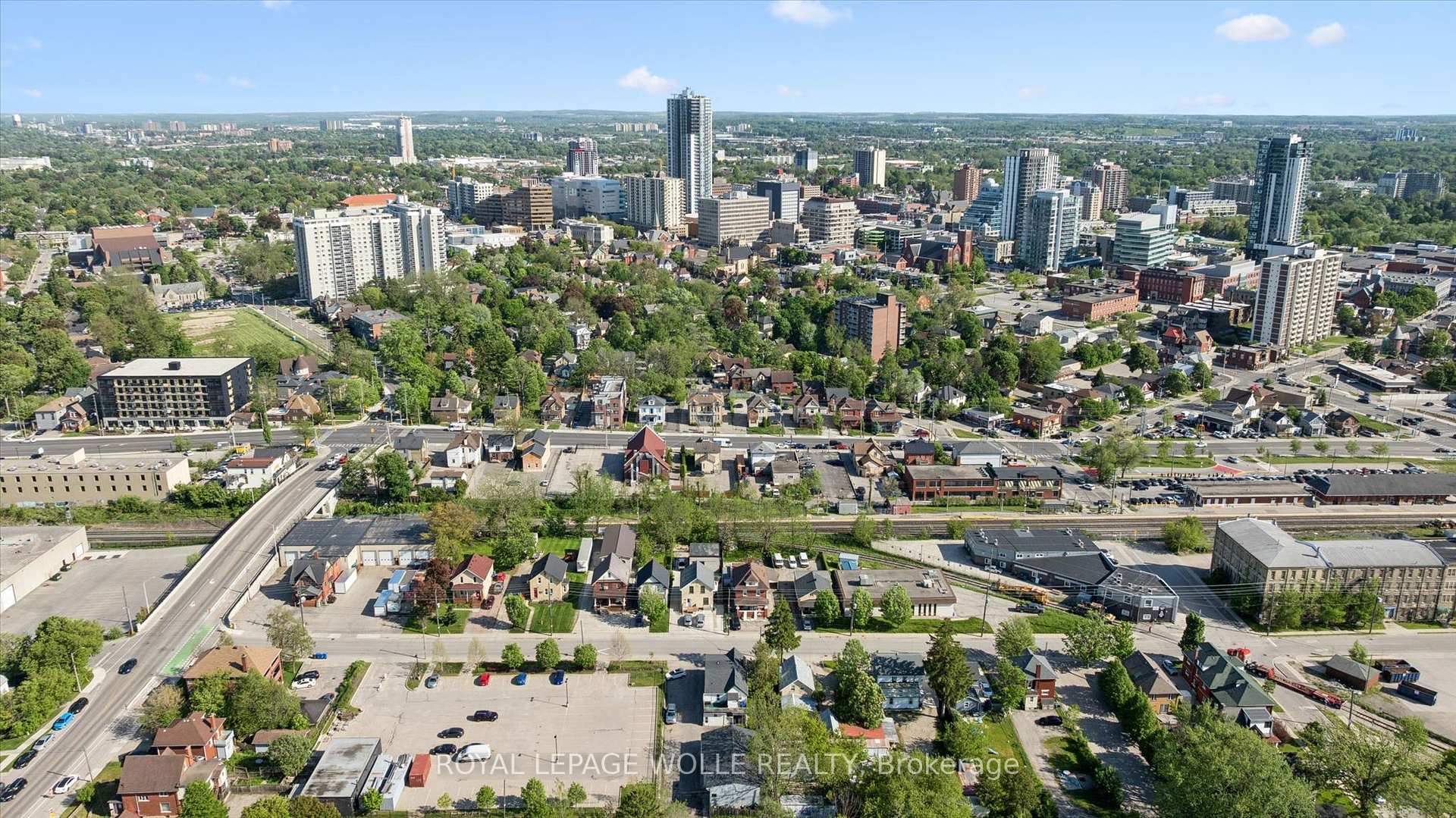 Photo 17 of 202 Breithaupt Street, Kitchener, Civic Centre — HOMEH