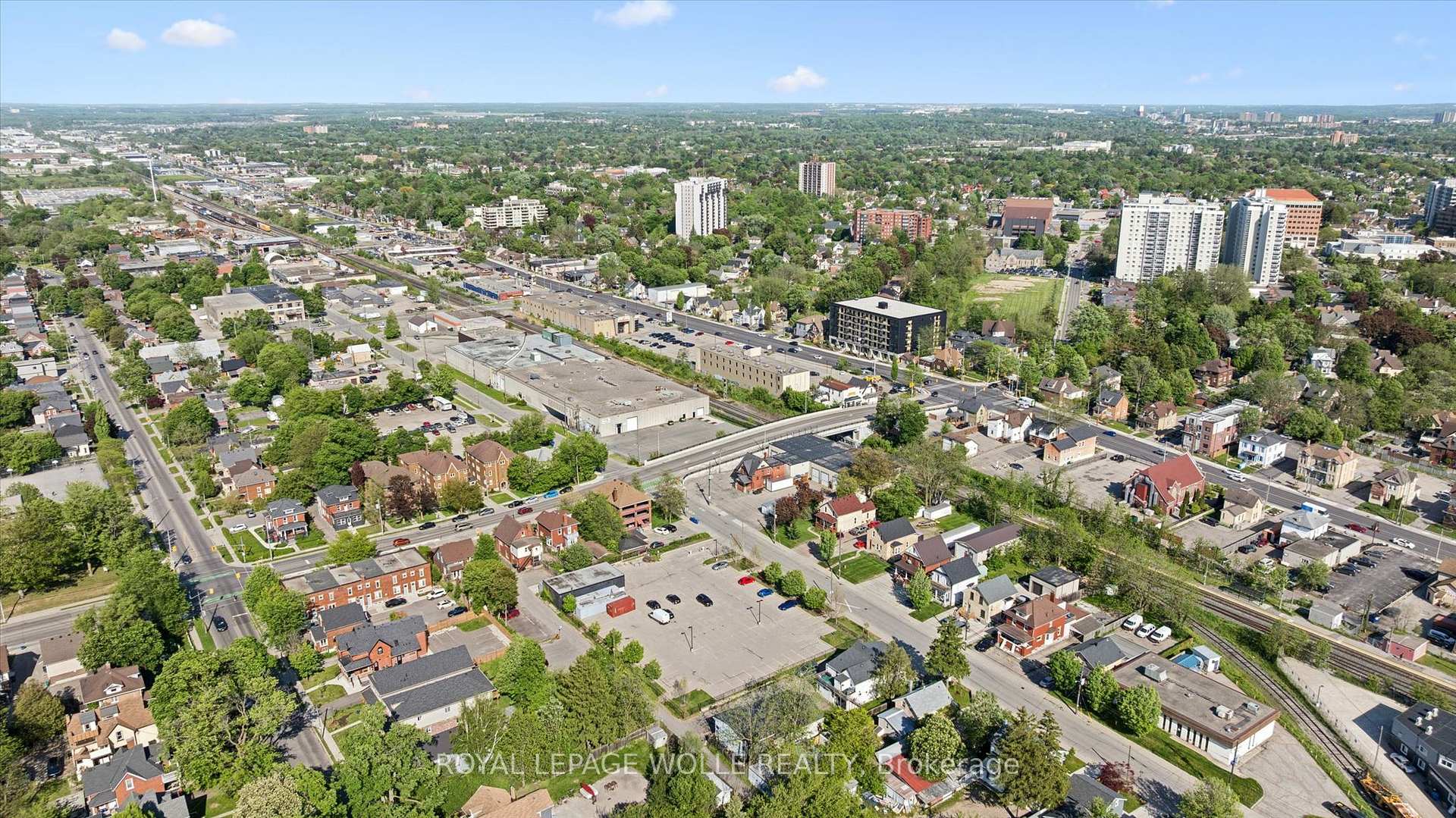 Photo 18 of 202 Breithaupt Street, Kitchener, Civic Centre — HOMEH