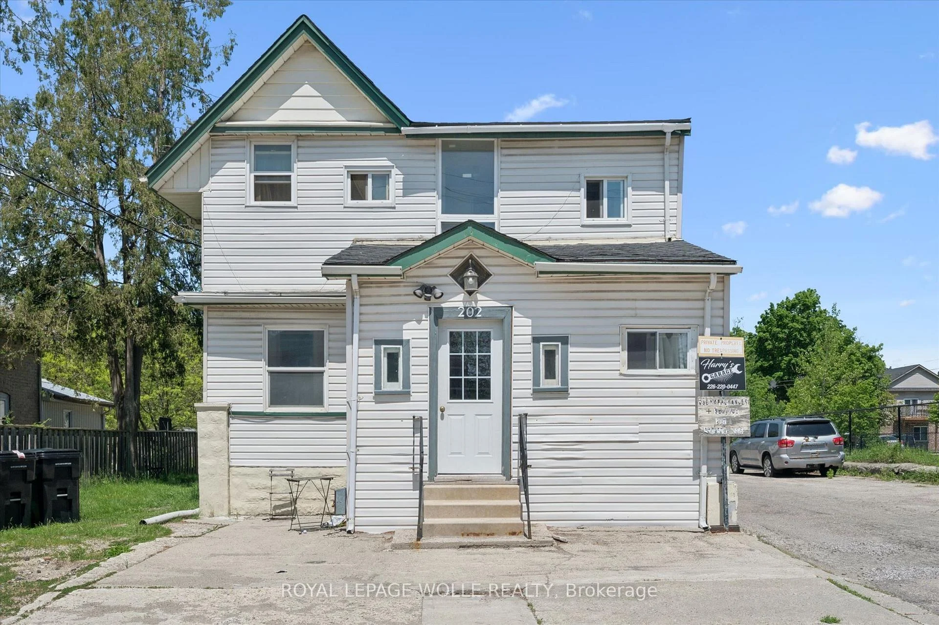 Photo 2 of 202 Breithaupt Street, Kitchener, Civic Centre — HOMEH