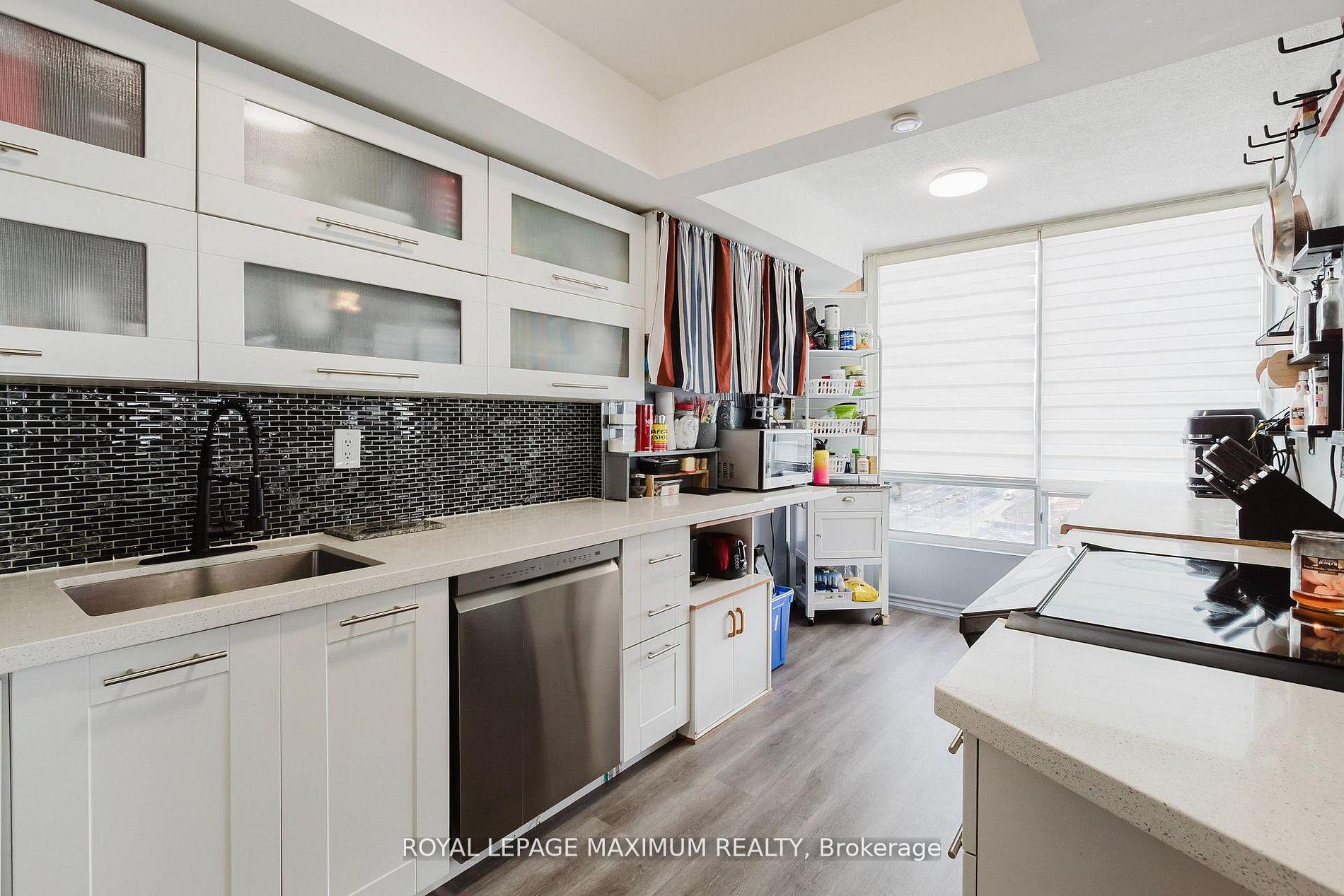 Photo 2 of Unit 1101, 26 Hanover Road, Brampton, Queen Street Corridor — HOMEH
