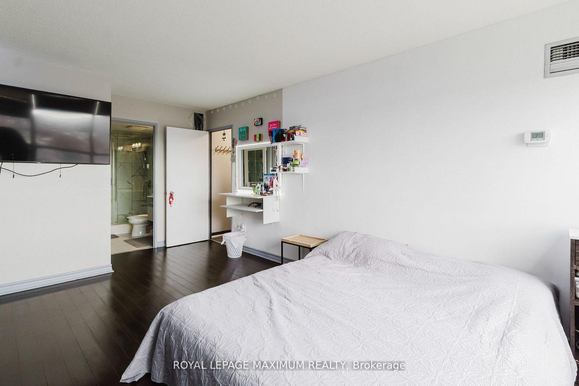 Photo 29 of Unit 1101, 26 Hanover Road, Brampton, Queen Street Corridor — HOMEH