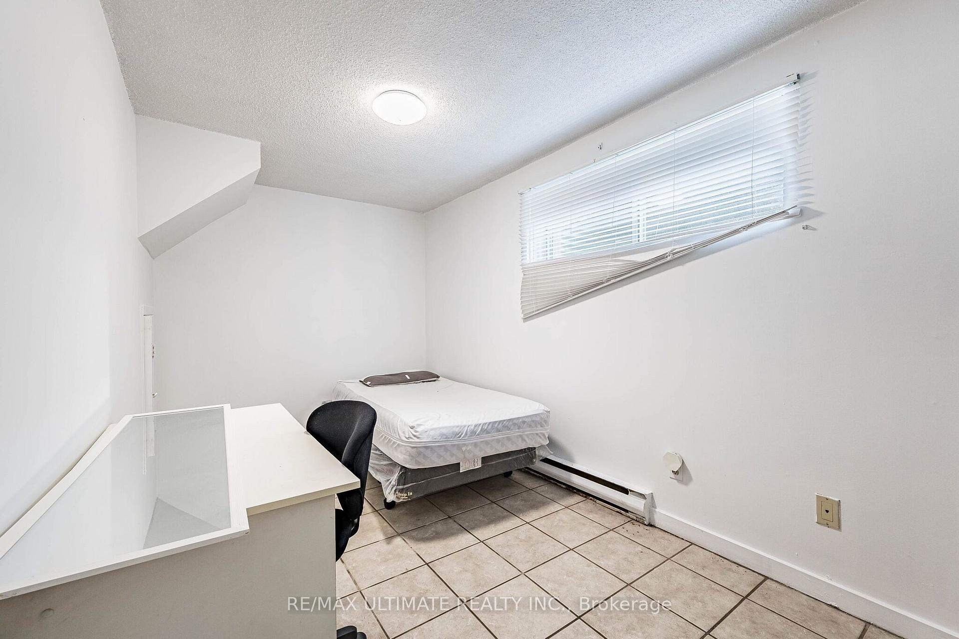 Photo 27 of 367 Holly Street N, Waterloo, Beechwood/University — HOMEH