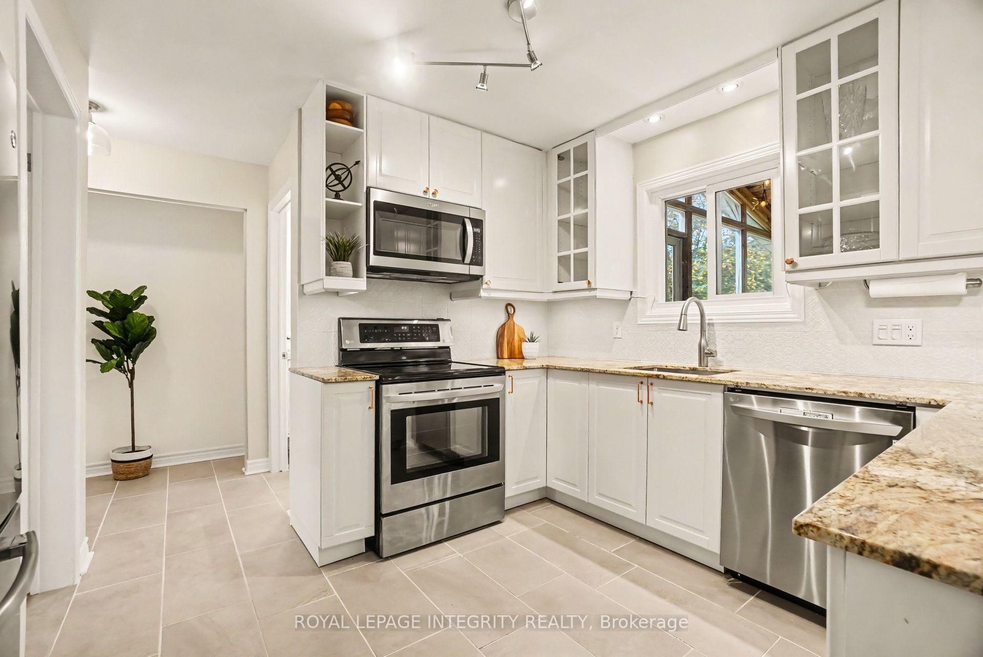 Photo 9 of 26 Randall James Drive, Ottawa, Stittsville (Central) — HOMEH