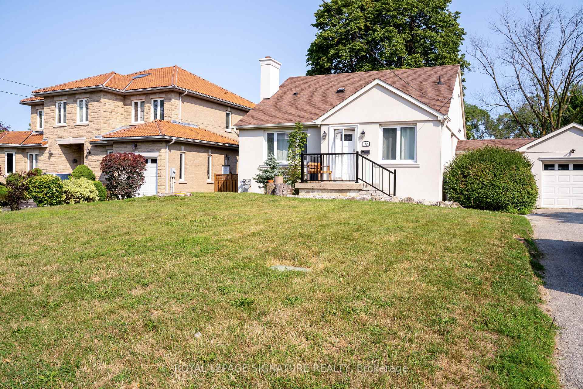 Photo 1 of 42 Kingsview Boulevard, Etobicoke, Kingsview Village-The Westway — HOMEH