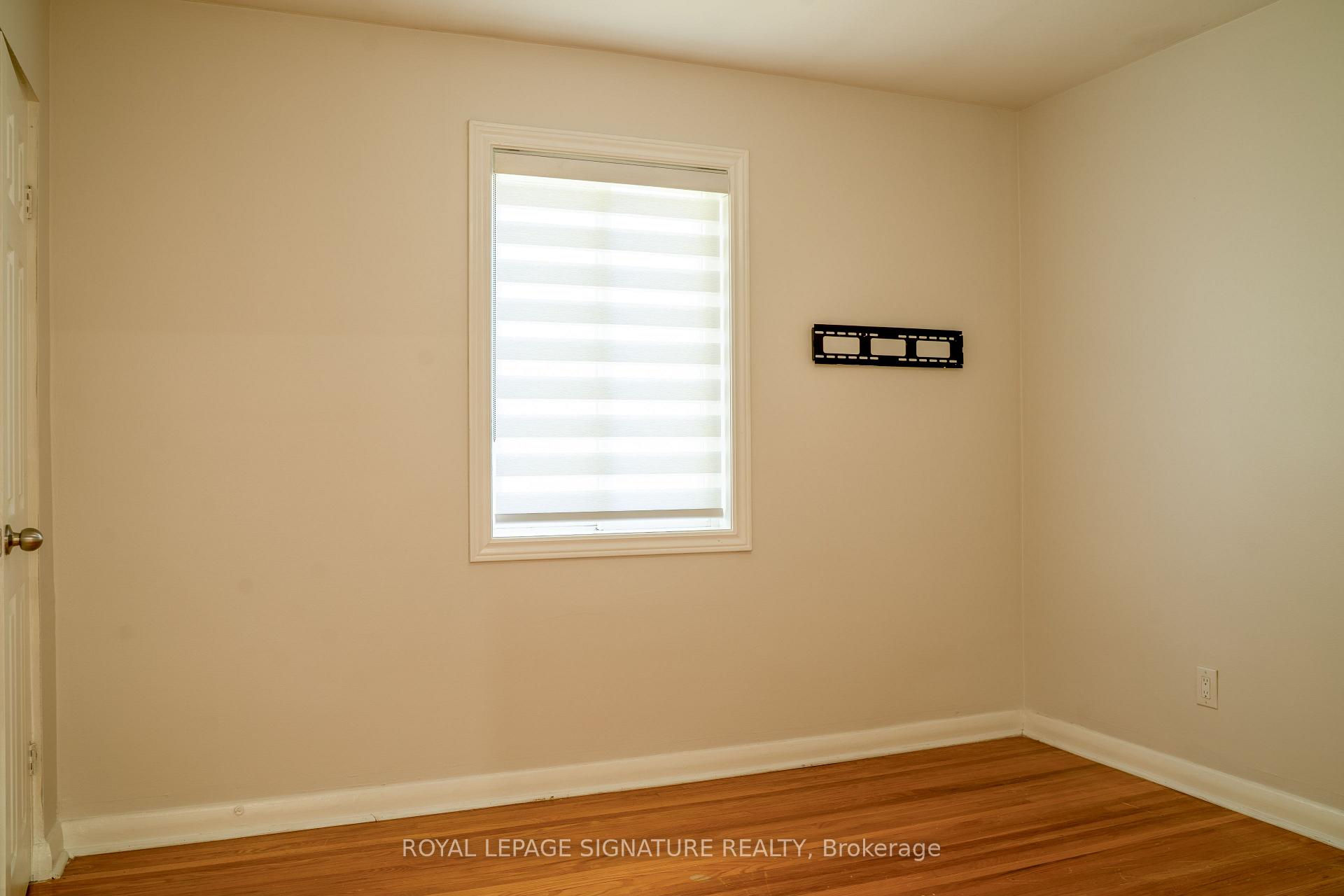 Photo 14 of 42 Kingsview Boulevard, Etobicoke, Kingsview Village-The Westway — HOMEH