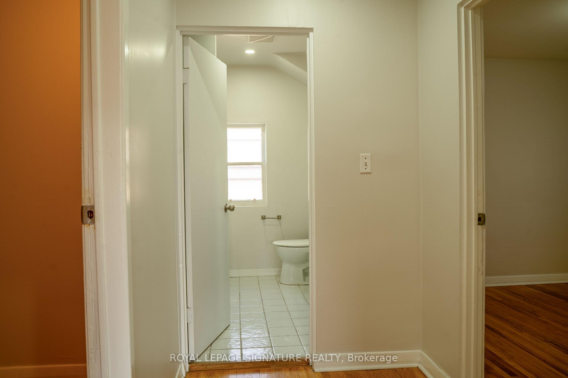Photo 15 of 42 Kingsview Boulevard, Etobicoke, Kingsview Village-The Westway — HOMEH