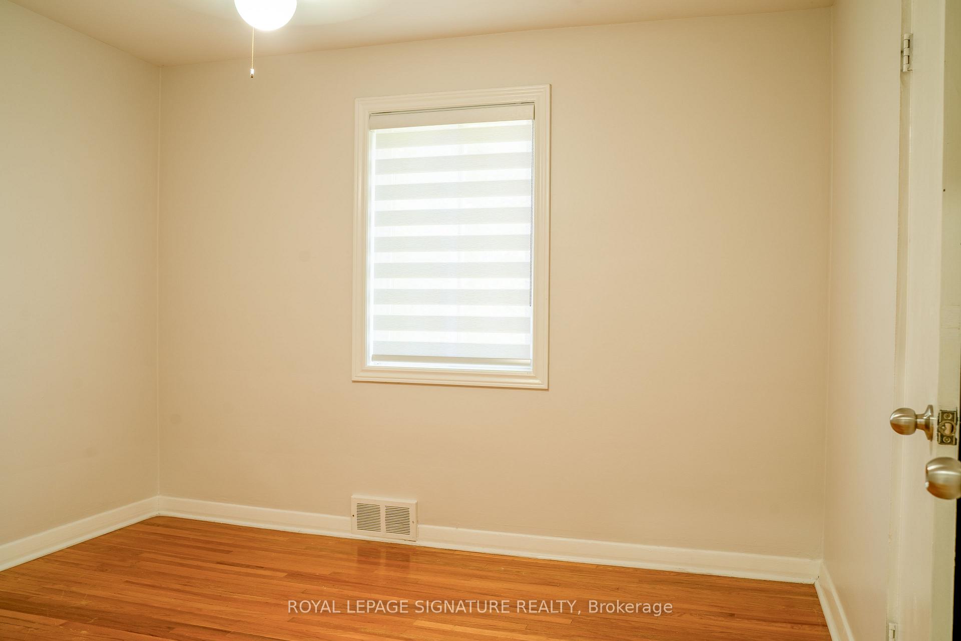 Photo 16 of 42 Kingsview Boulevard, Etobicoke, Kingsview Village-The Westway — HOMEH