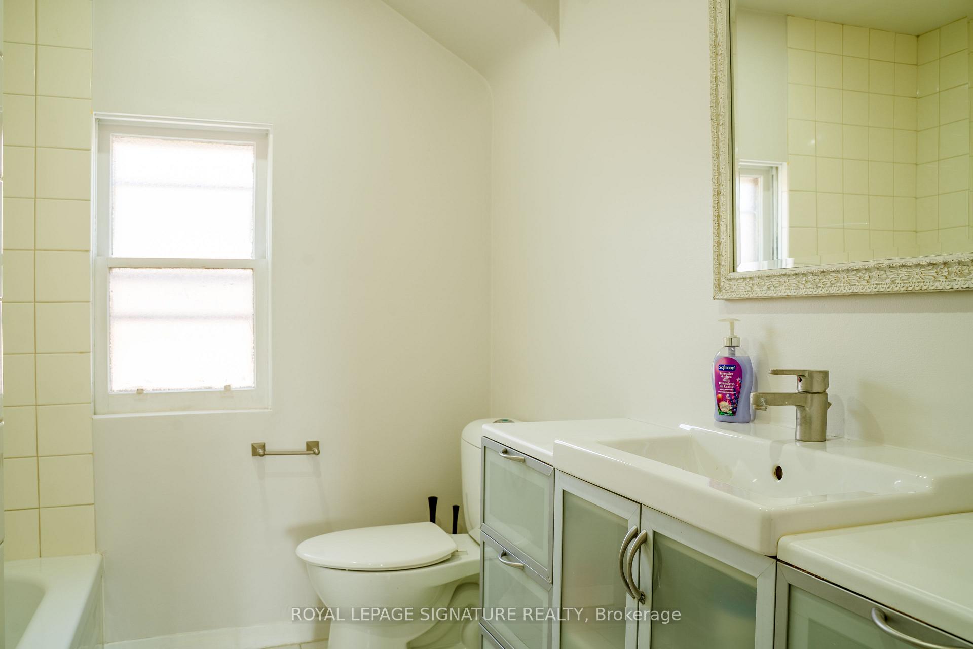 Photo 18 of 42 Kingsview Boulevard, Etobicoke, Kingsview Village-The Westway — HOMEH
