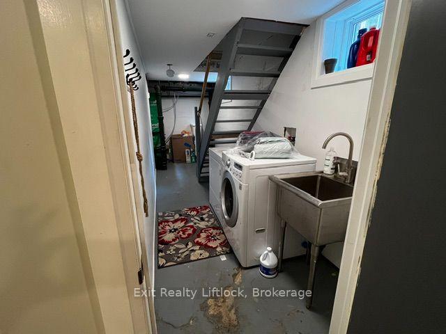 Photo 3 of 450 Weller Street, Peterborough, Town Ward 3 — HOMEH