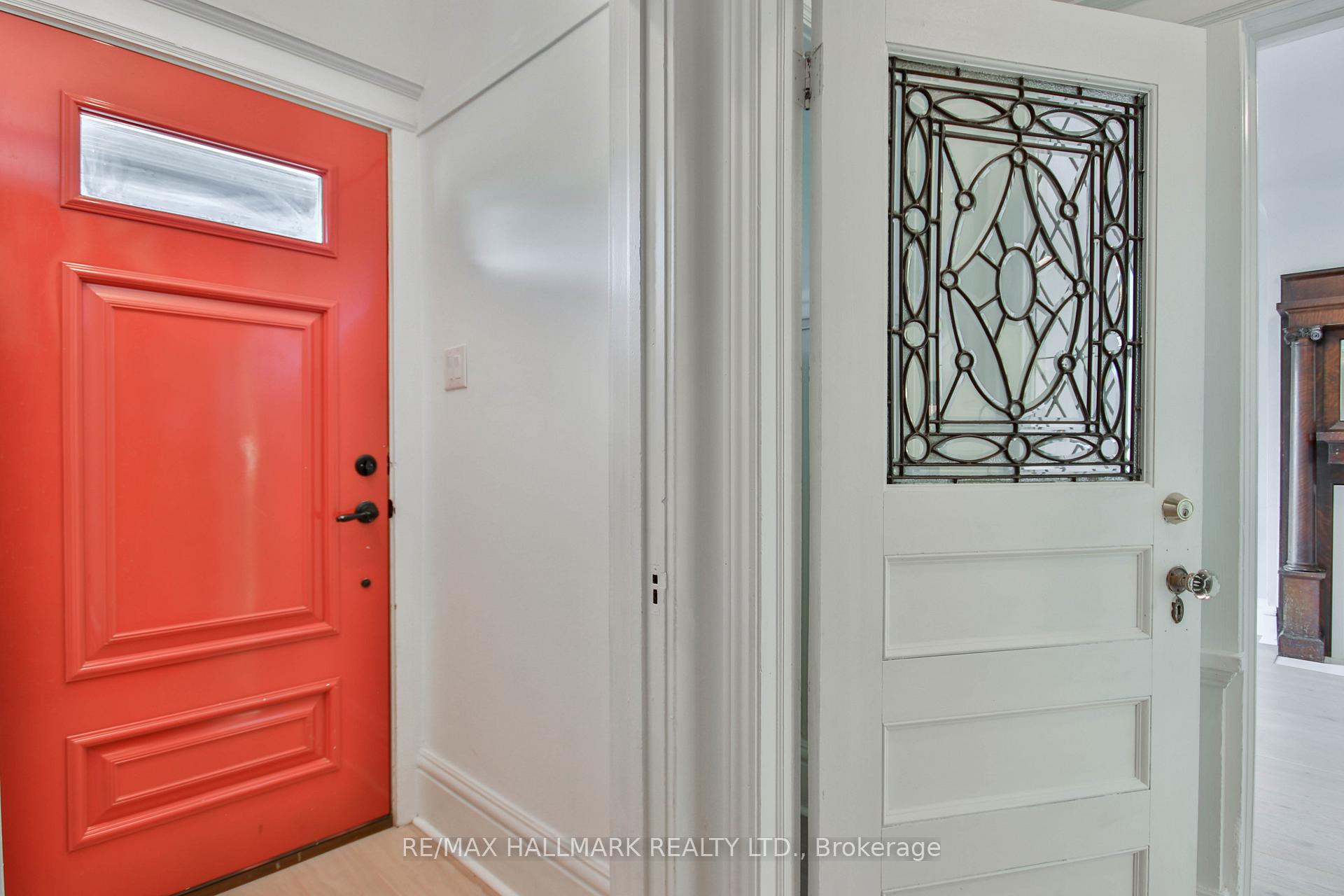 Photo 4 of Unit Main Fl, 639 Broadview Avenue, Toronto, North Riverdale — HOMEH