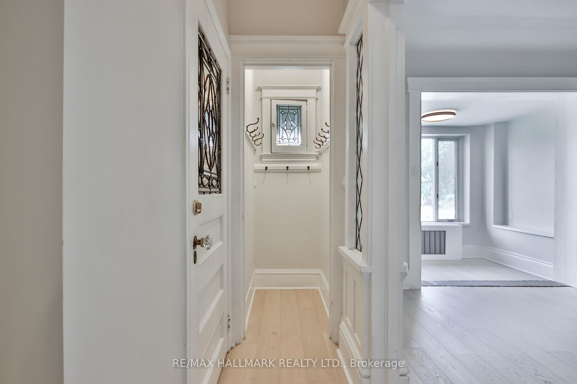 Photo 5 of Unit Main Fl, 639 Broadview Avenue, Toronto, North Riverdale — HOMEH