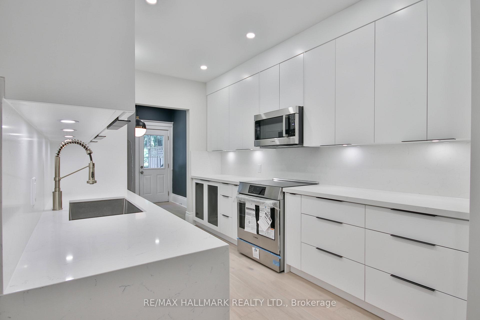 Photo 15 of Unit Main Fl, 639 Broadview Avenue, Toronto, North Riverdale — HOMEH