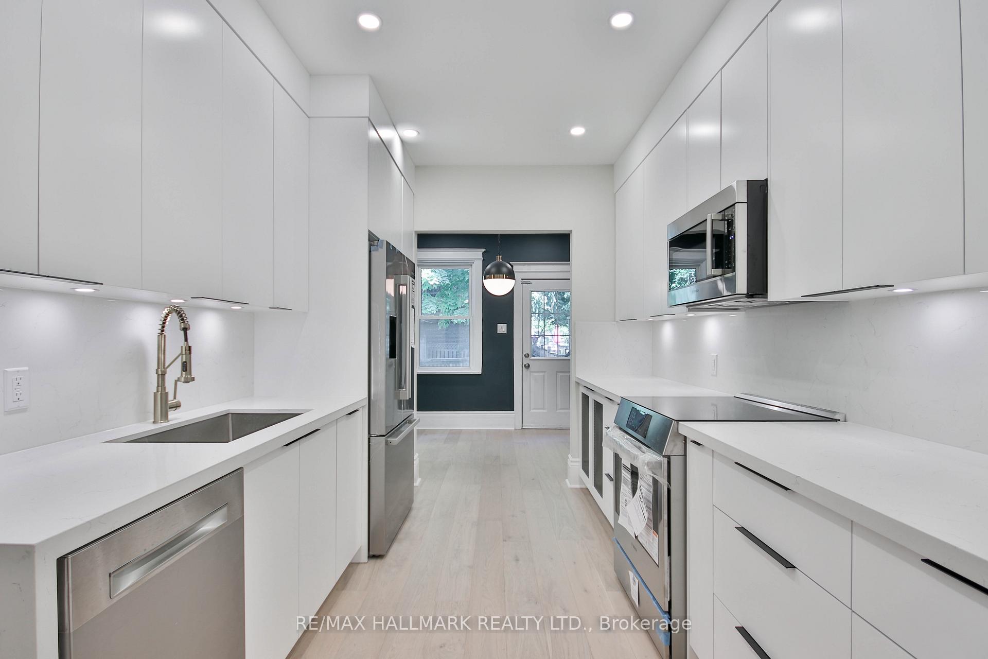Photo 16 of Unit Main Fl, 639 Broadview Avenue, Toronto, North Riverdale — HOMEH
