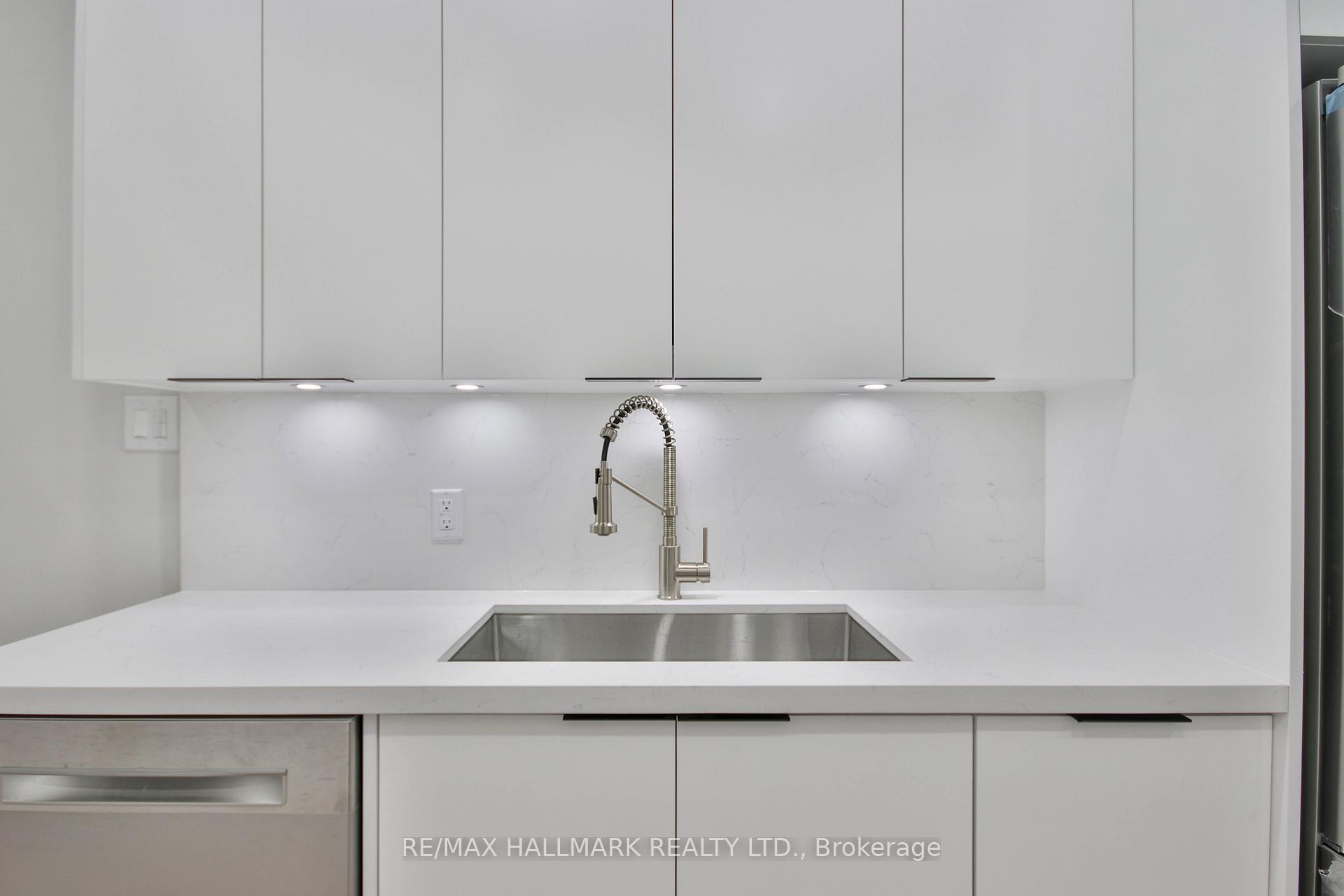 Photo 18 of Unit Main Fl, 639 Broadview Avenue, Toronto, North Riverdale — HOMEH