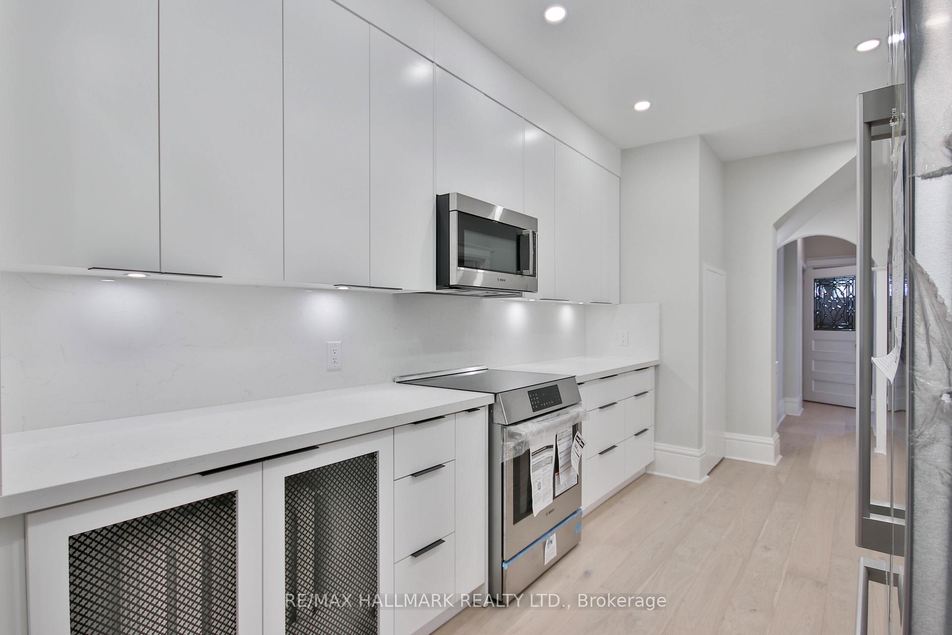 Photo 21 of Unit Main Fl, 639 Broadview Avenue, Toronto, North Riverdale — HOMEH