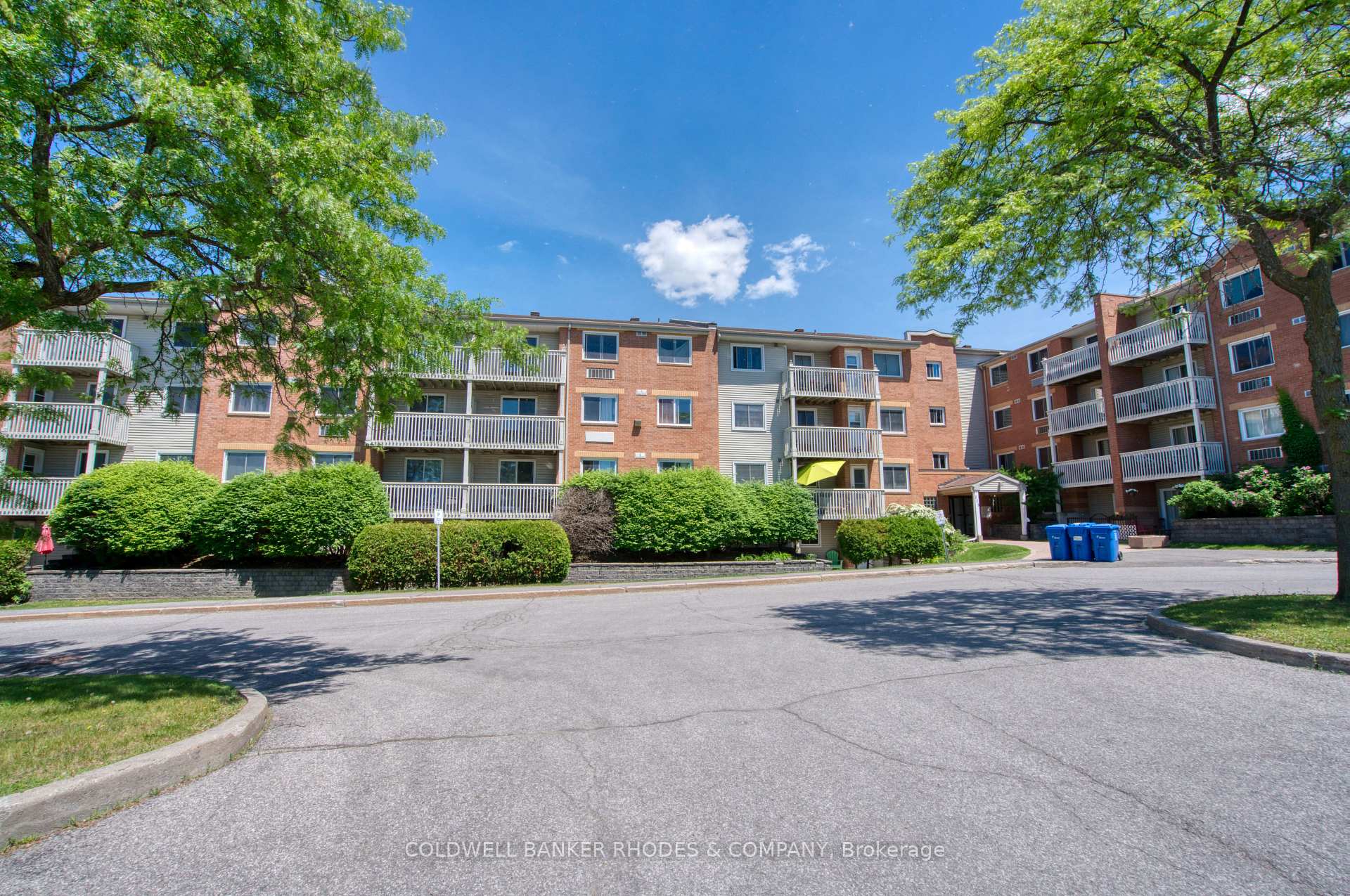 Photo of Unit 407, 325 Centrum Boulevard