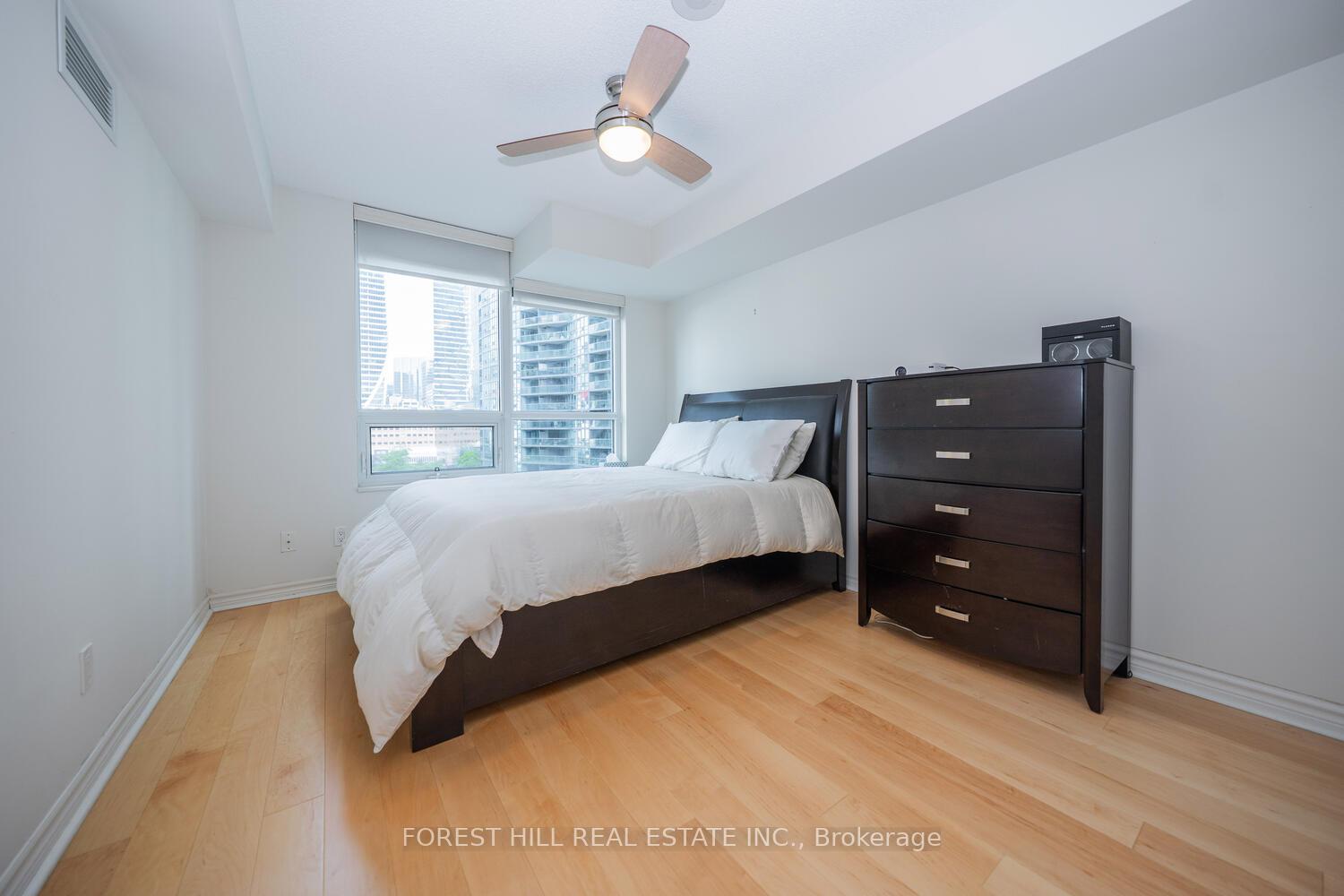Photo 8 of Unit 1120, 25 Lower Simcoe Street, Toronto, Waterfront Communities — HOMEH