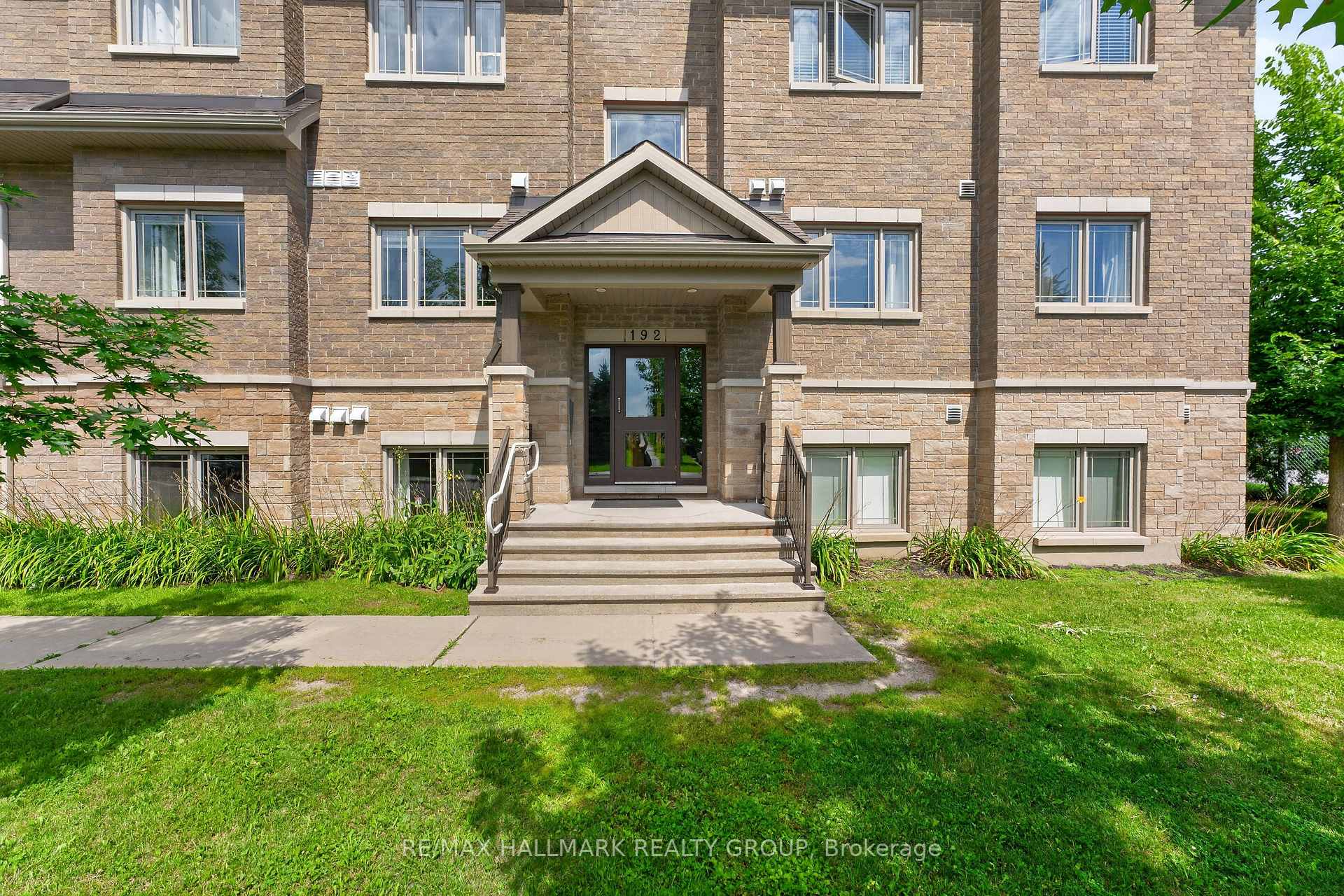 Photo 3 of Unit 7, 192 Springbeauty Avenue, Ottawa, Barrhaven - Knollsbrook — HOMEH
