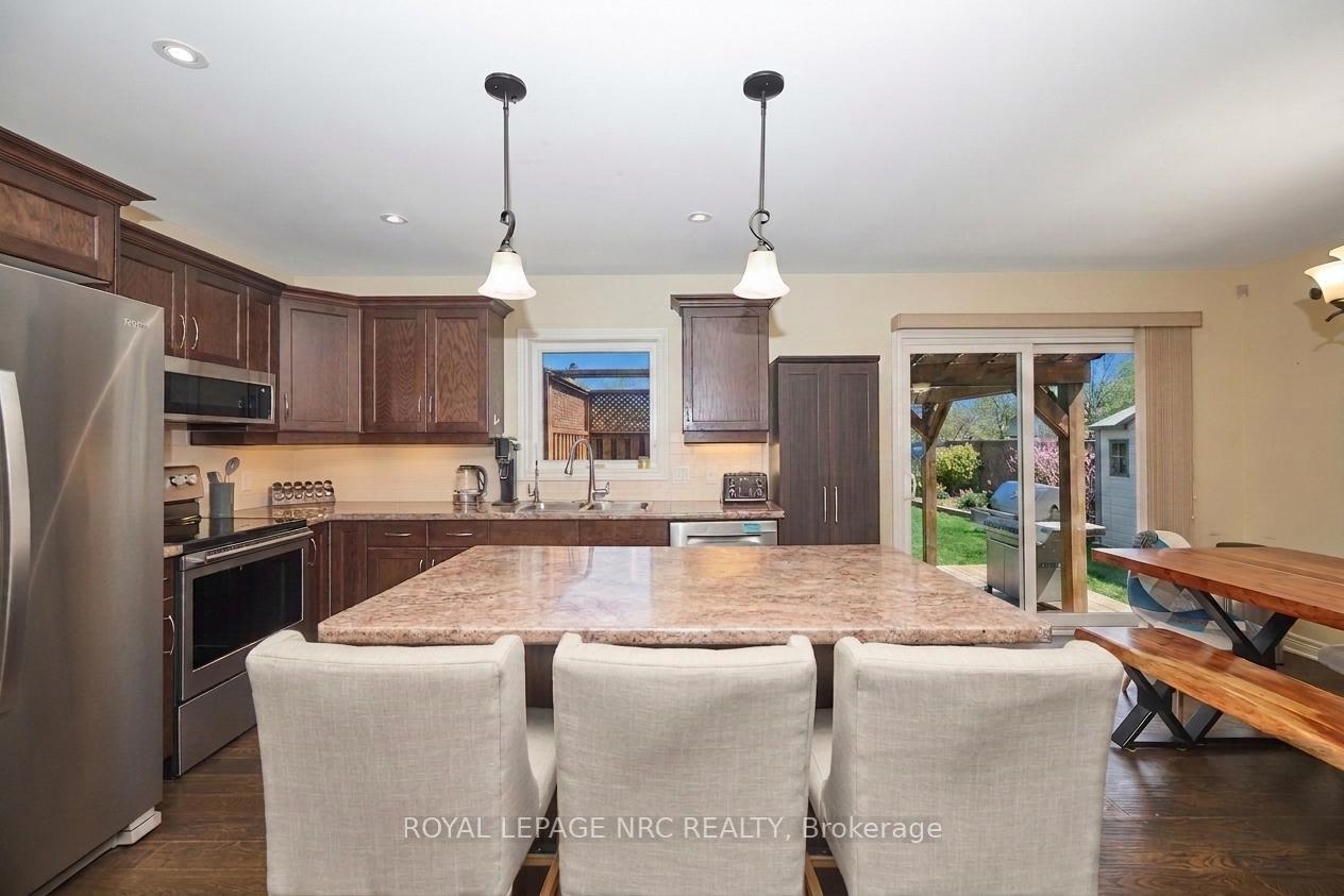 Photo 7 of 171 Classic Avenue, Welland, Lincoln/Crowland — HOMEH